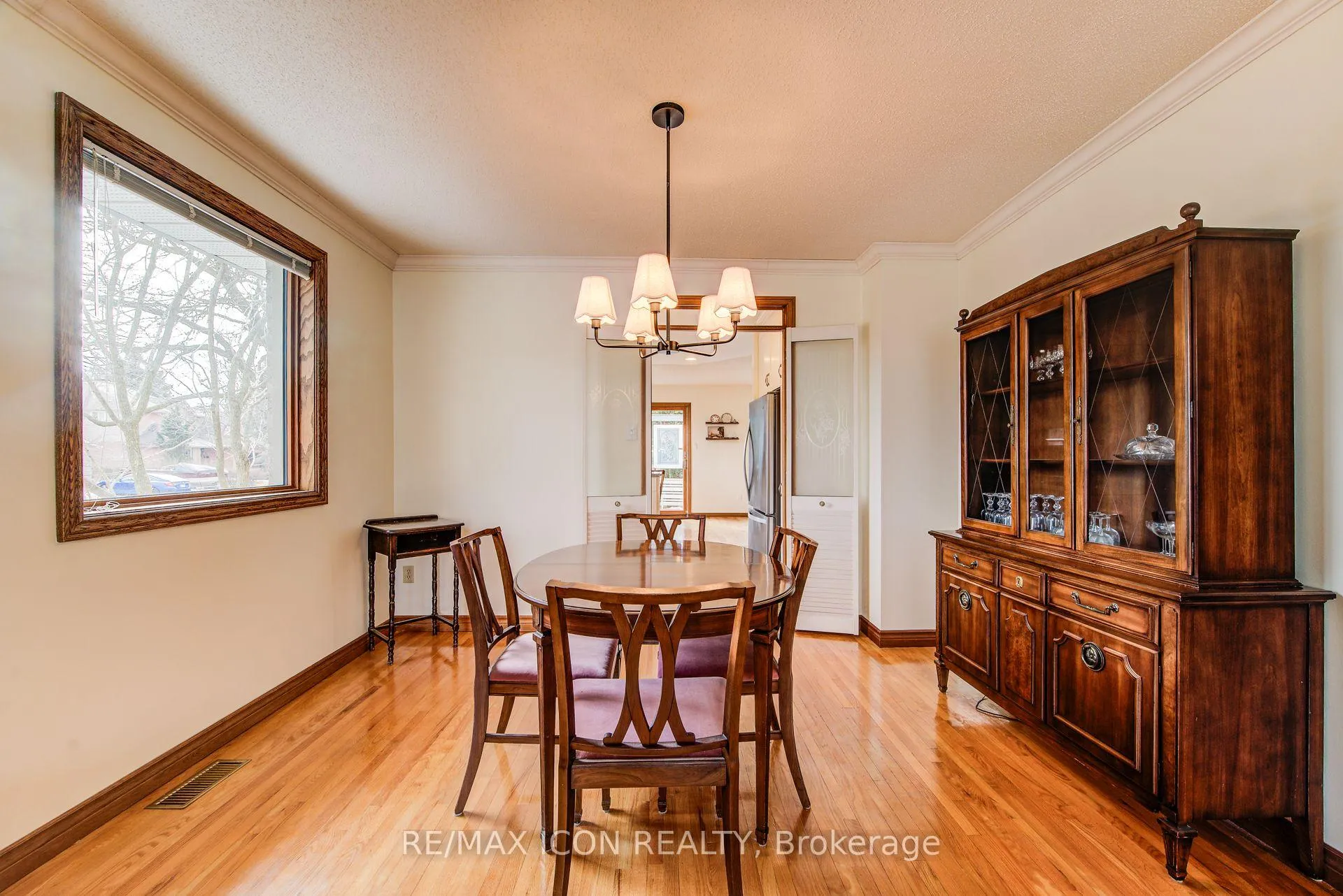 Photo 9 of 458 Winston Boulevard, Cambridge — HOMEH