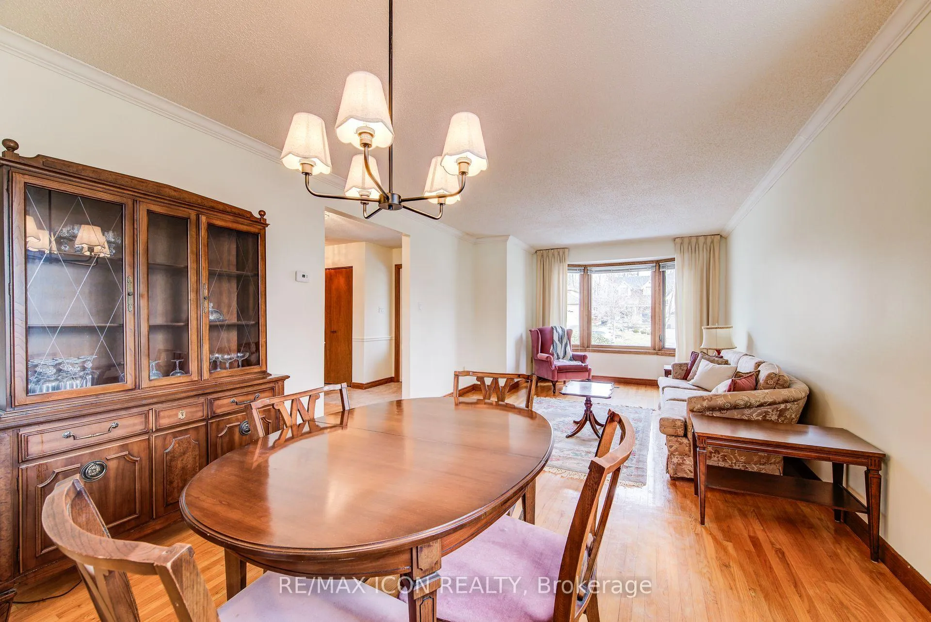 Photo 10 of 458 Winston Boulevard, Cambridge — HOMEH