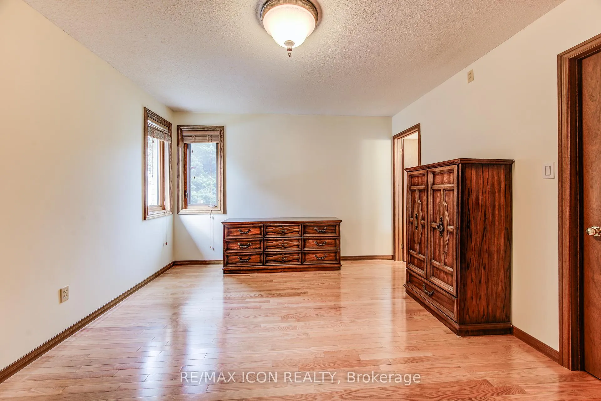 Photo 24 of 458 Winston Boulevard, Cambridge — HOMEH