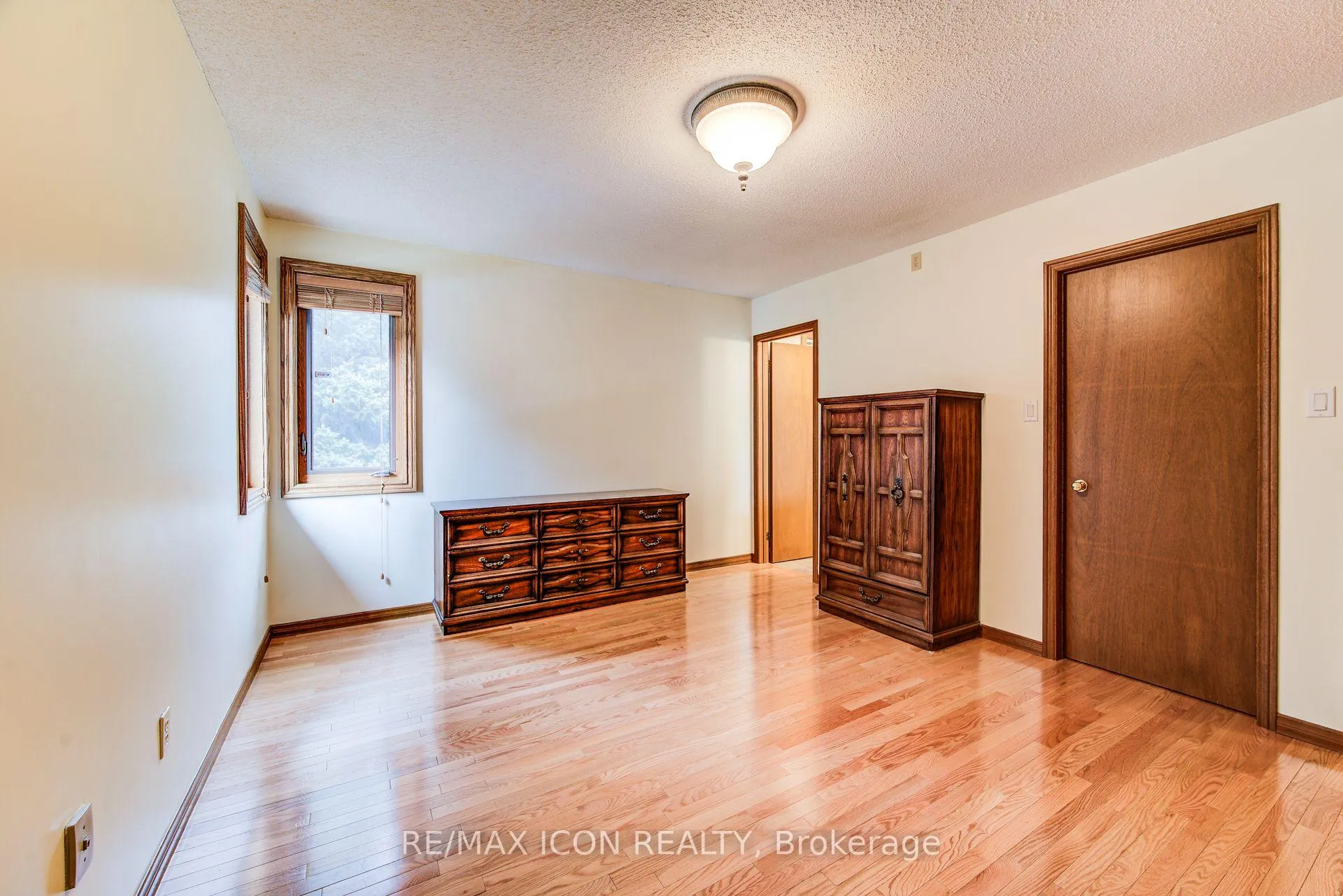 Photo 25 of 458 Winston Boulevard, Cambridge — HOMEH