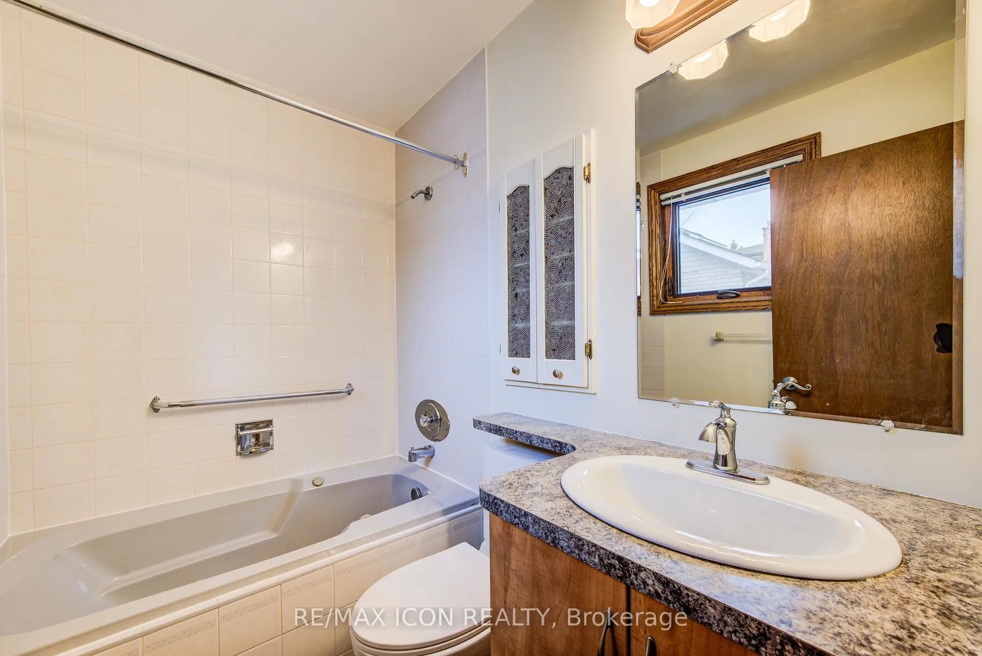 Photo 27 of 458 Winston Boulevard, Cambridge — HOMEH