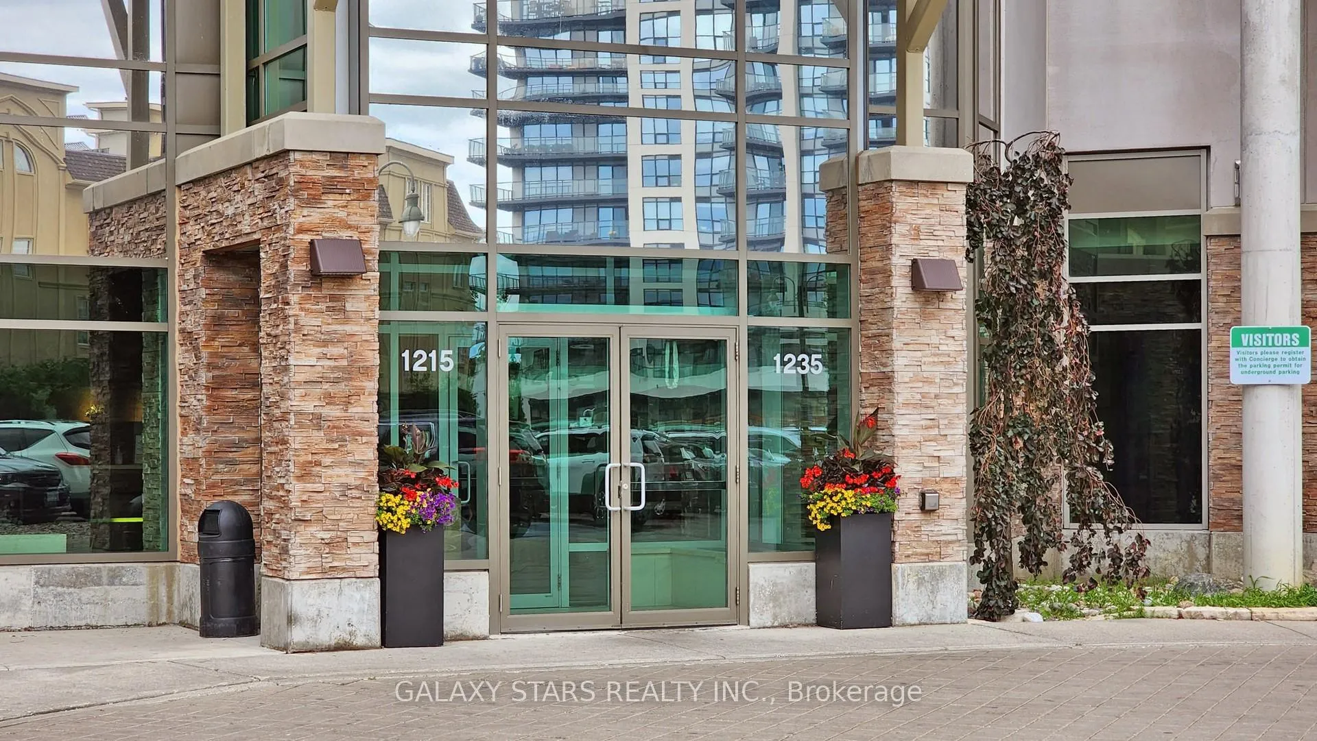 Photo 3 of Unit 1012, 1235 Bayly Street, Pickering, Bay Ridges — HOMEH