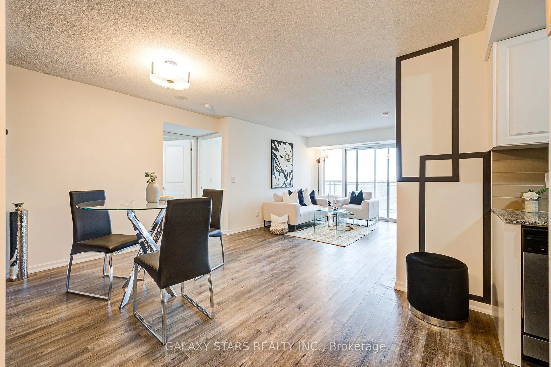 Photo 5 of Unit 1012, 1235 Bayly Street, Pickering, Bay Ridges — HOMEH