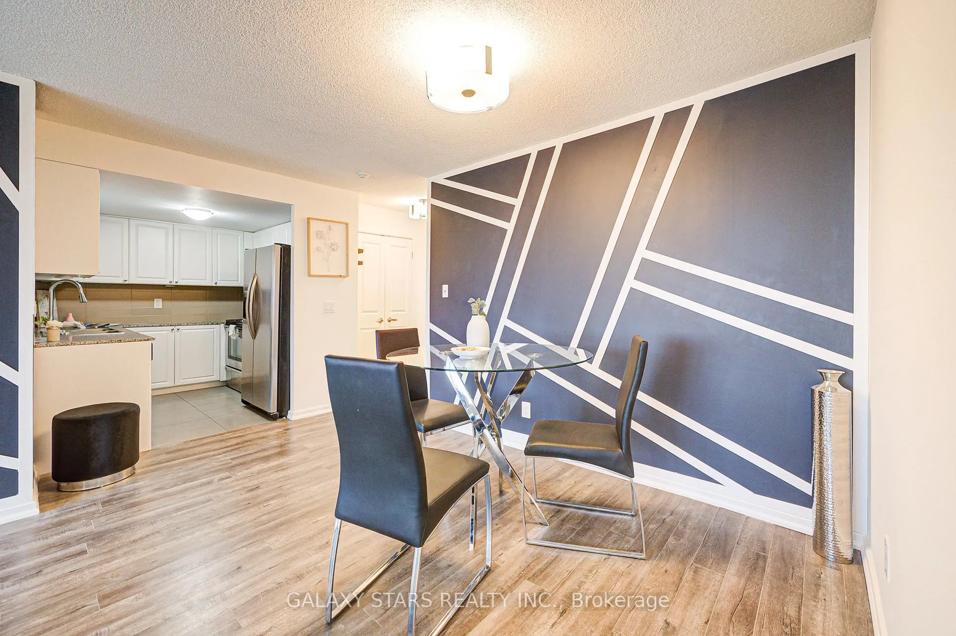 Photo 7 of Unit 1012, 1235 Bayly Street, Pickering, Bay Ridges — HOMEH