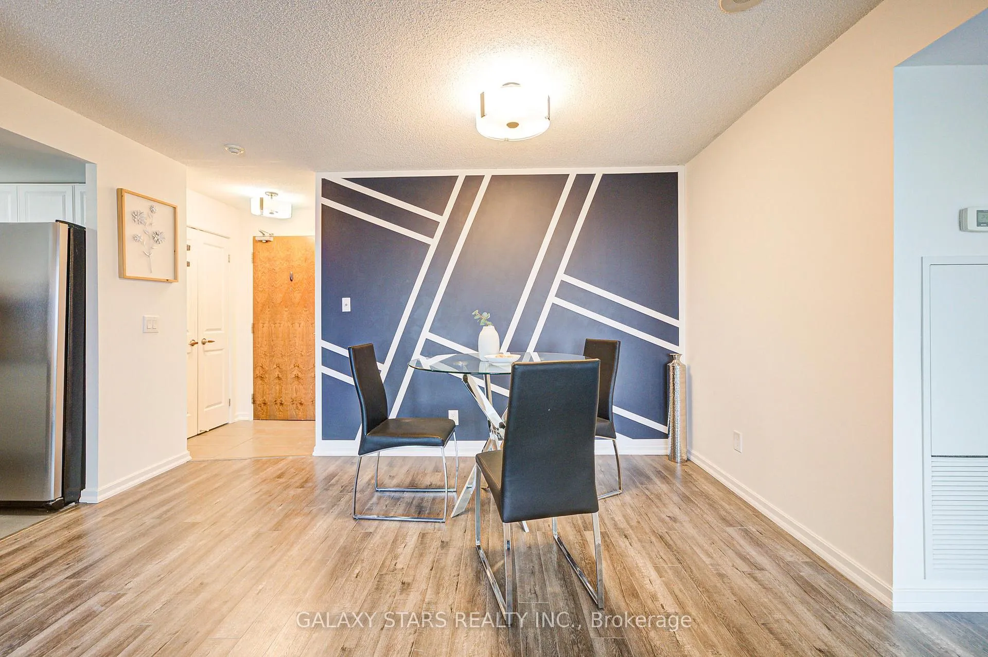Photo 8 of Unit 1012, 1235 Bayly Street, Pickering, Bay Ridges — HOMEH