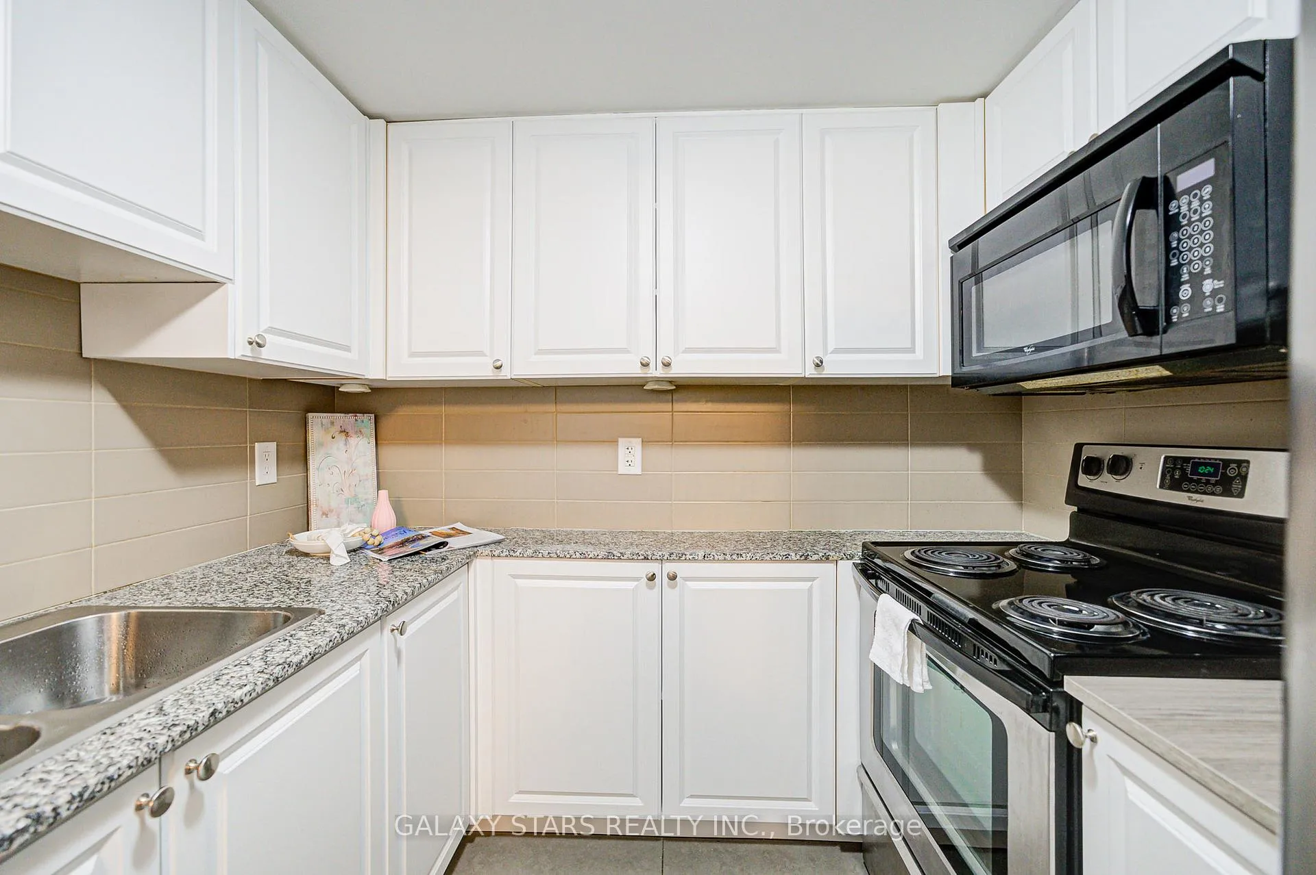 Photo 12 of Unit 1012, 1235 Bayly Street, Pickering, Bay Ridges — HOMEH