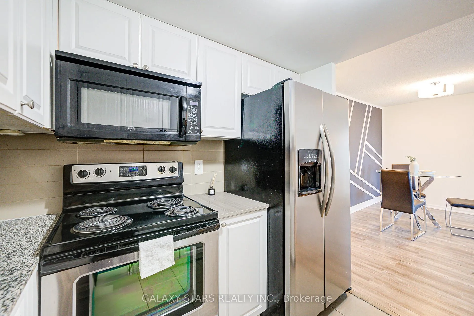 Photo 13 of Unit 1012, 1235 Bayly Street, Pickering, Bay Ridges — HOMEH
