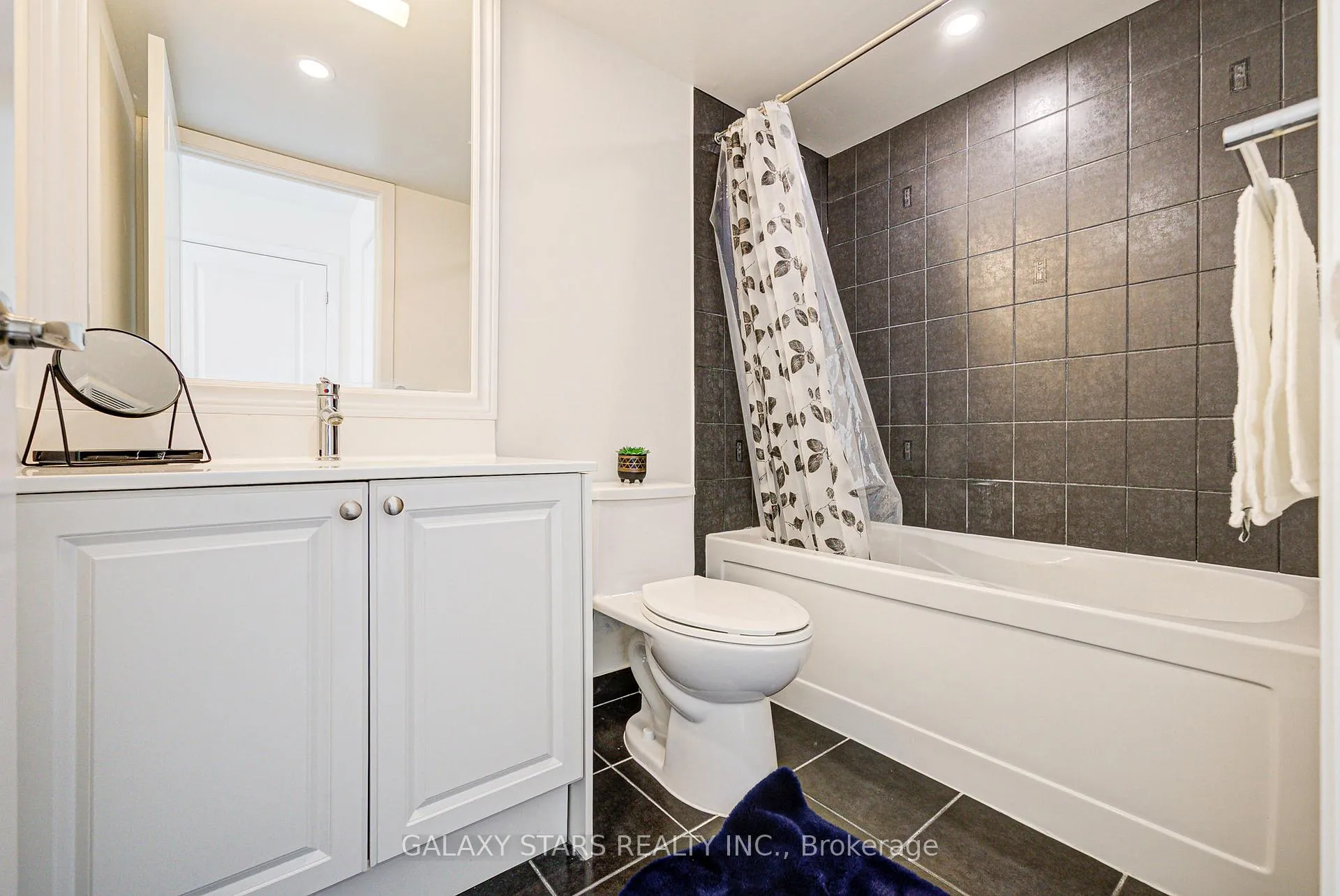 Photo 25 of Unit 1012, 1235 Bayly Street, Pickering, Bay Ridges — HOMEH