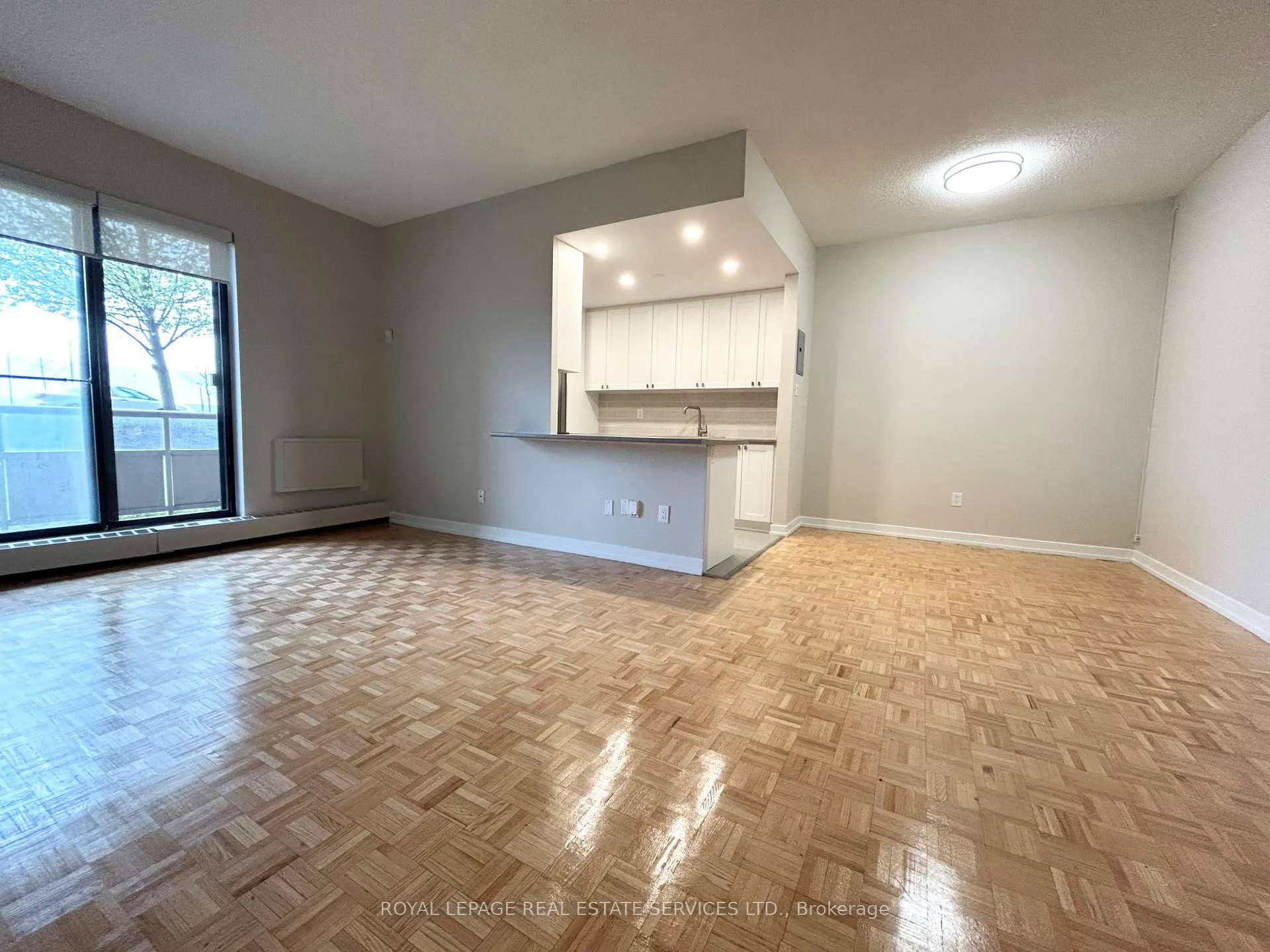 Photo 4 of Unit 1101, 16 Cedarwoods Crescent, Kitchener — HOMEH