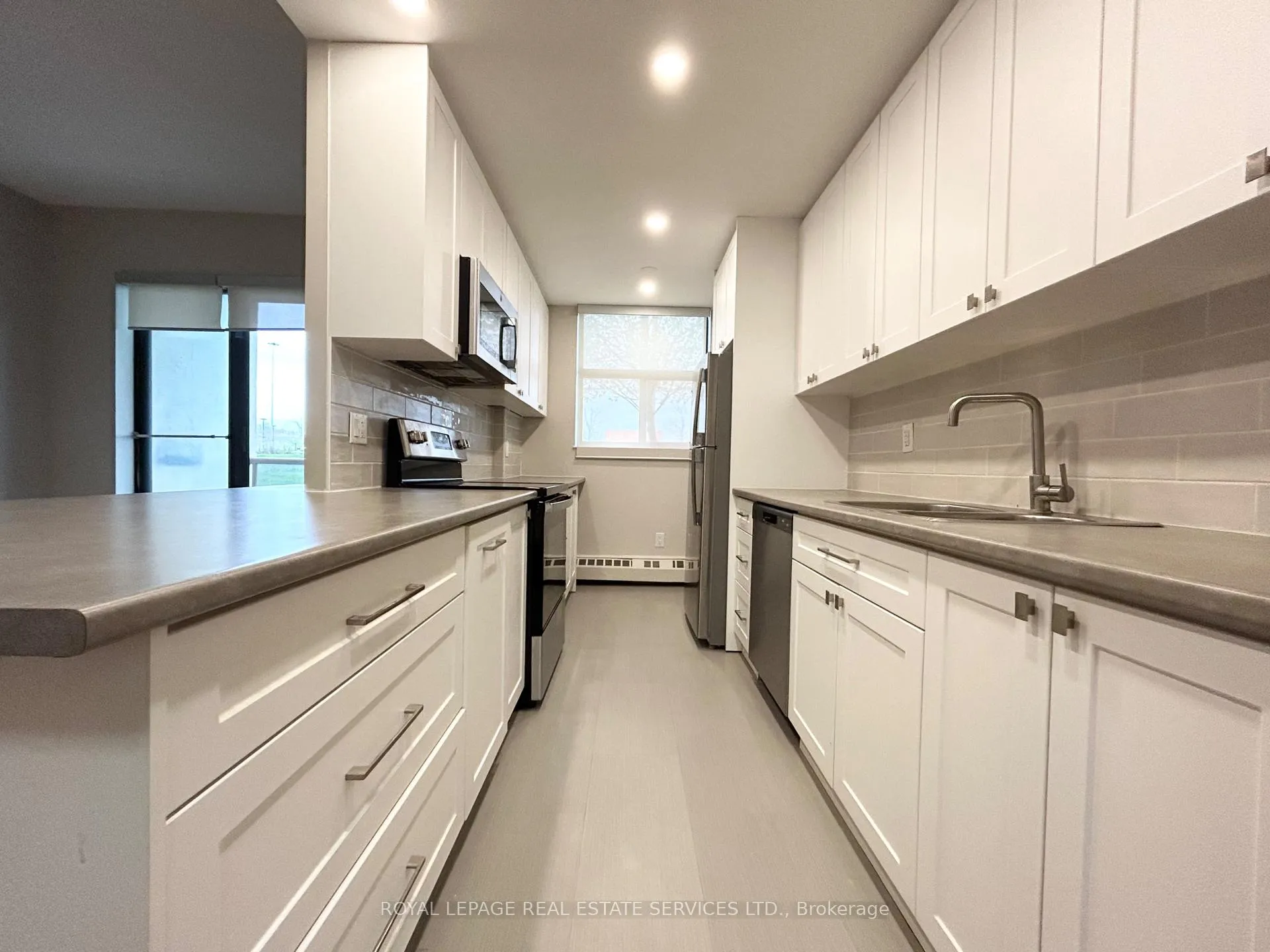 Photo 5 of Unit 1101, 16 Cedarwoods Crescent, Kitchener — HOMEH