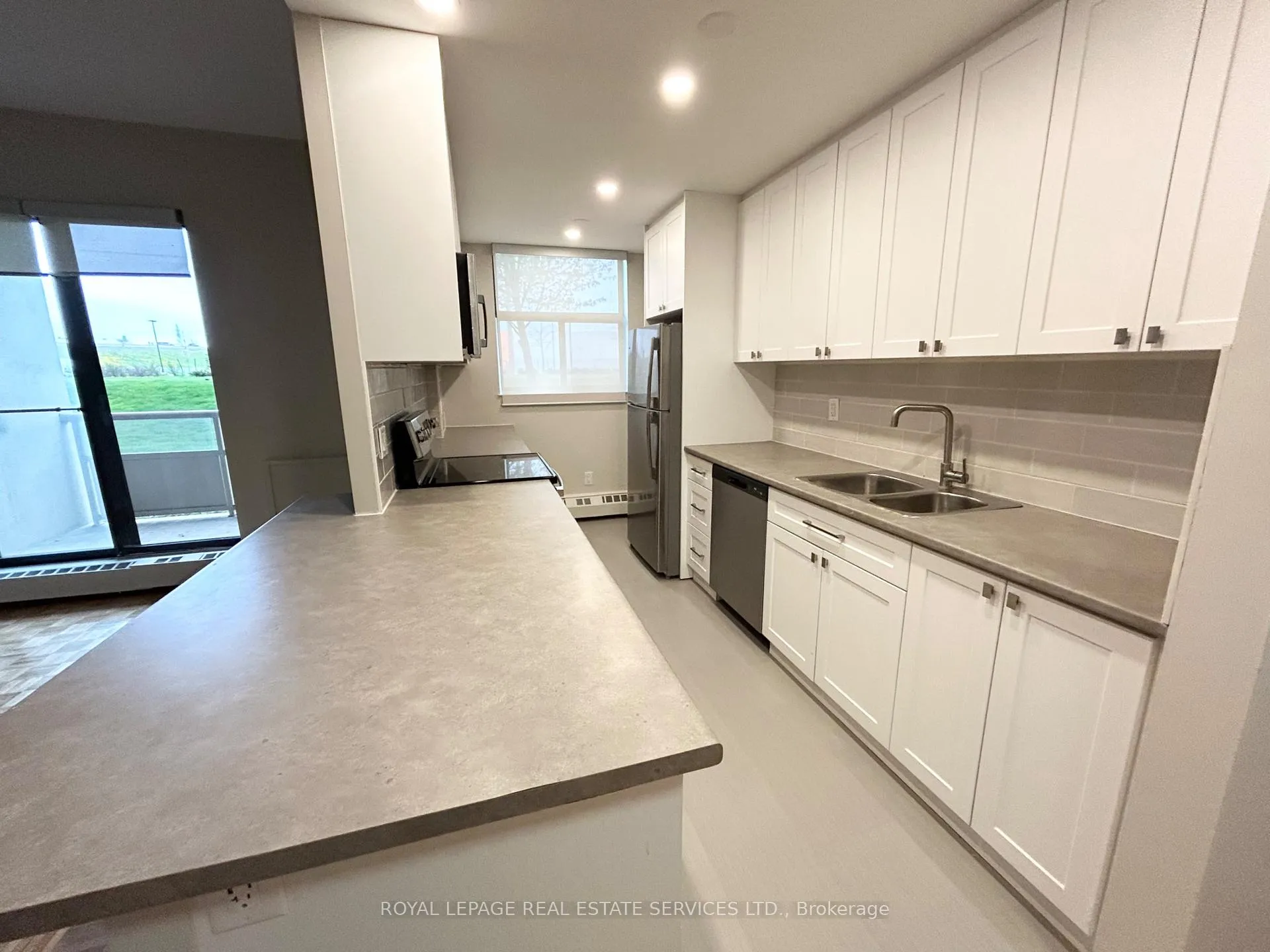 Photo 7 of Unit 1101, 16 Cedarwoods Crescent, Kitchener — HOMEH