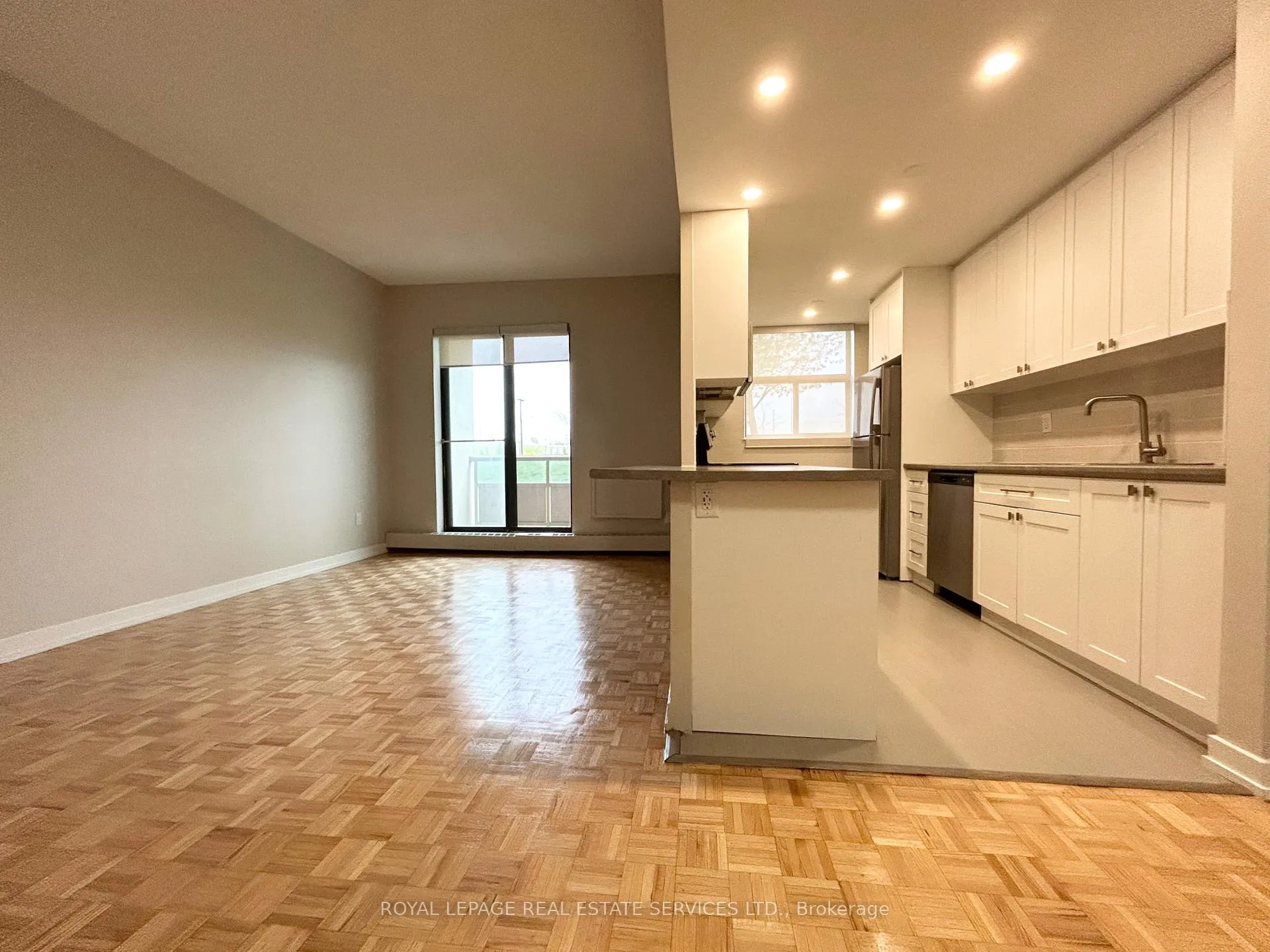 Photo 8 of Unit 1101, 16 Cedarwoods Crescent, Kitchener — HOMEH