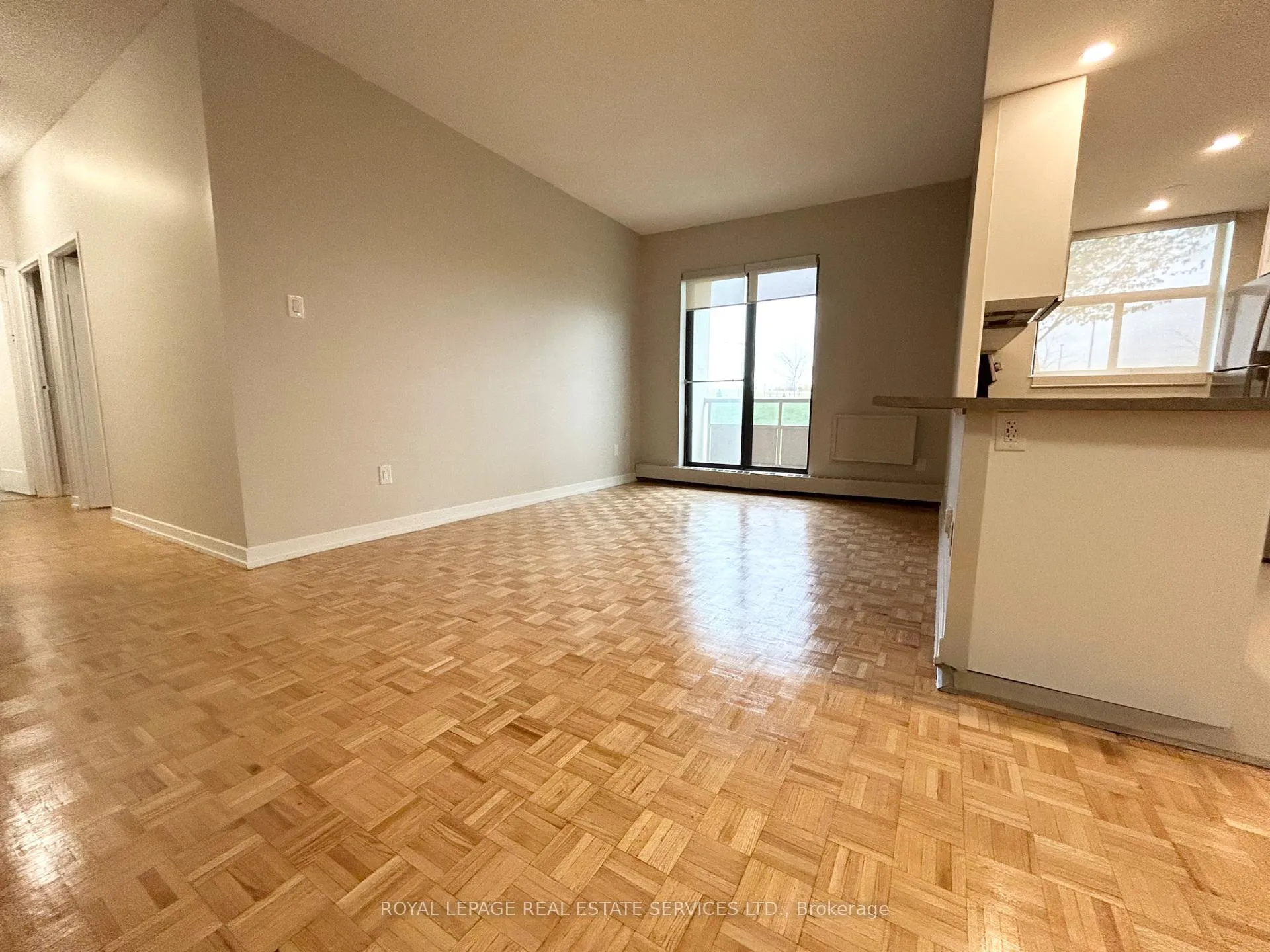 Photo 9 of Unit 1101, 16 Cedarwoods Crescent, Kitchener — HOMEH