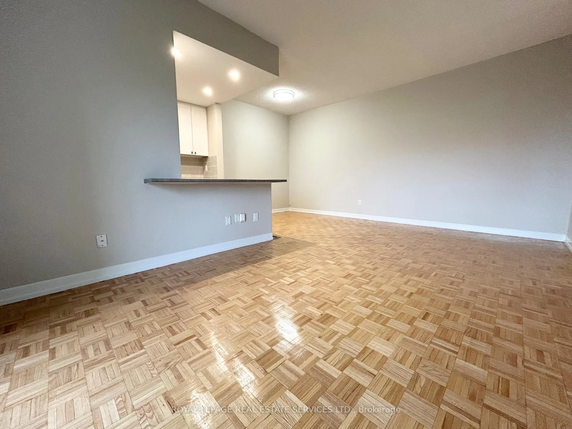 Photo 10 of Unit 1101, 16 Cedarwoods Crescent, Kitchener — HOMEH