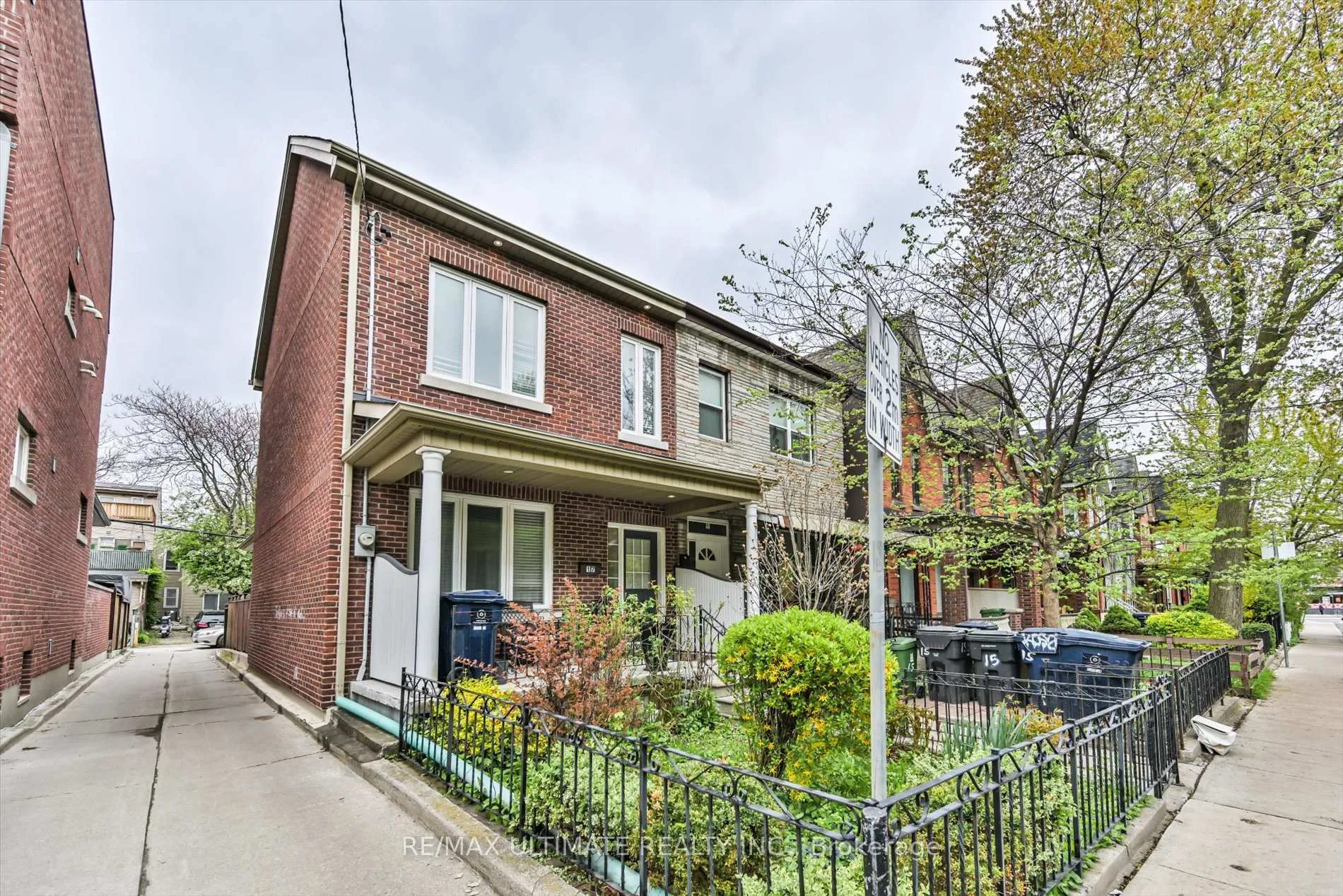 Photo 2 of 17 Major Street, Toronto, University — HOMEH