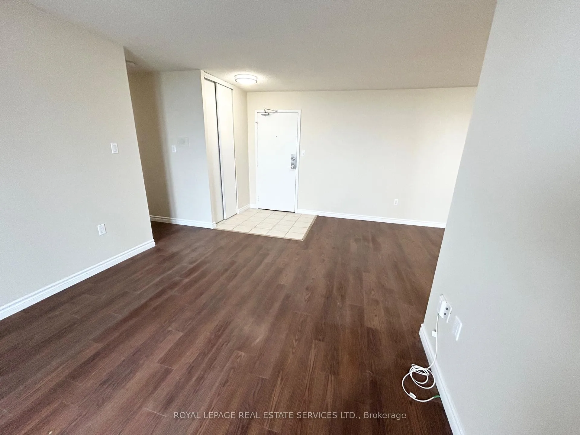 Photo 4 of Unit 1812, 1 Cedarwoods Crescent, Kitchener — HOMEH