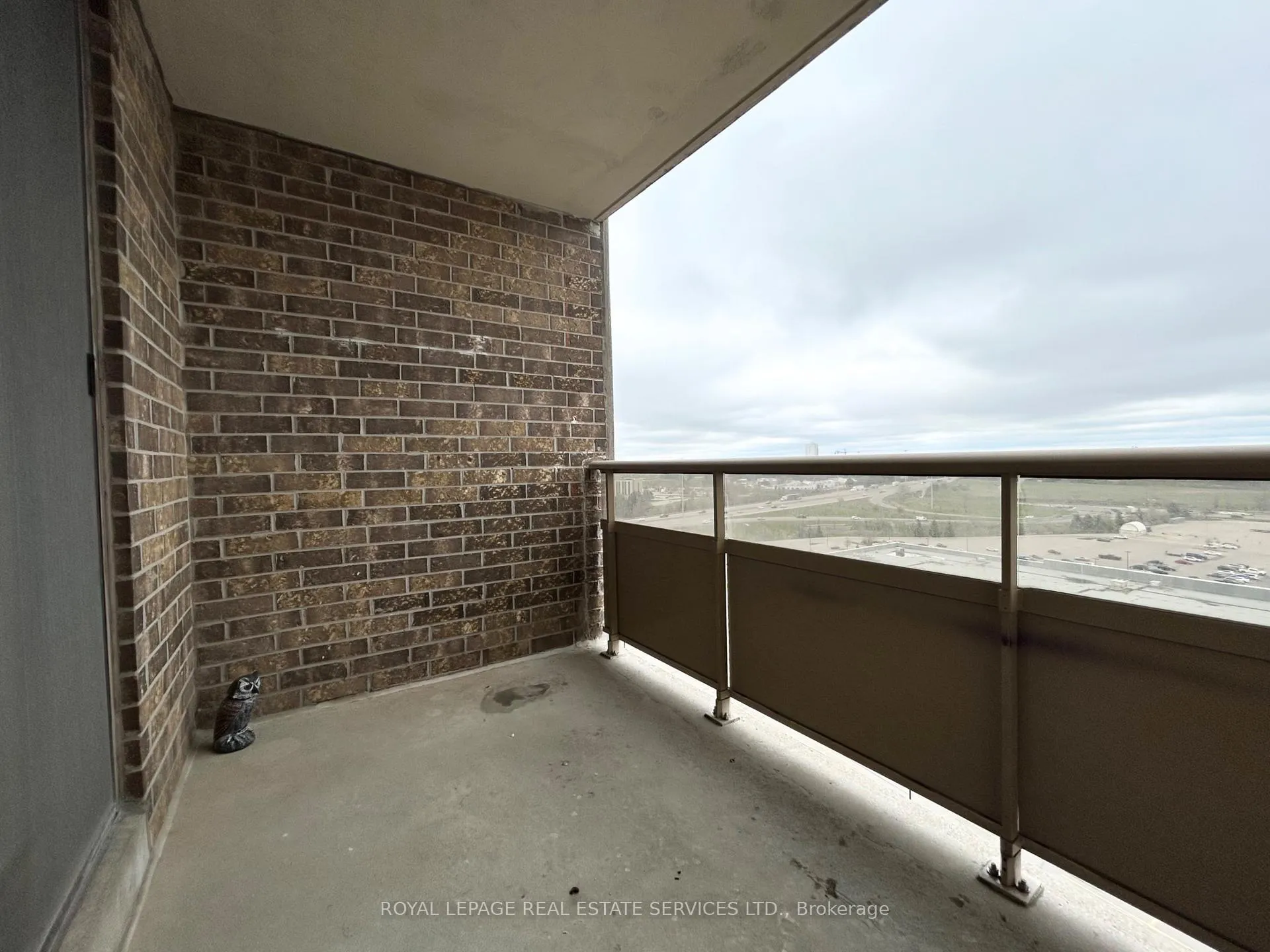 Photo 16 of Unit 1812, 1 Cedarwoods Crescent, Kitchener — HOMEH