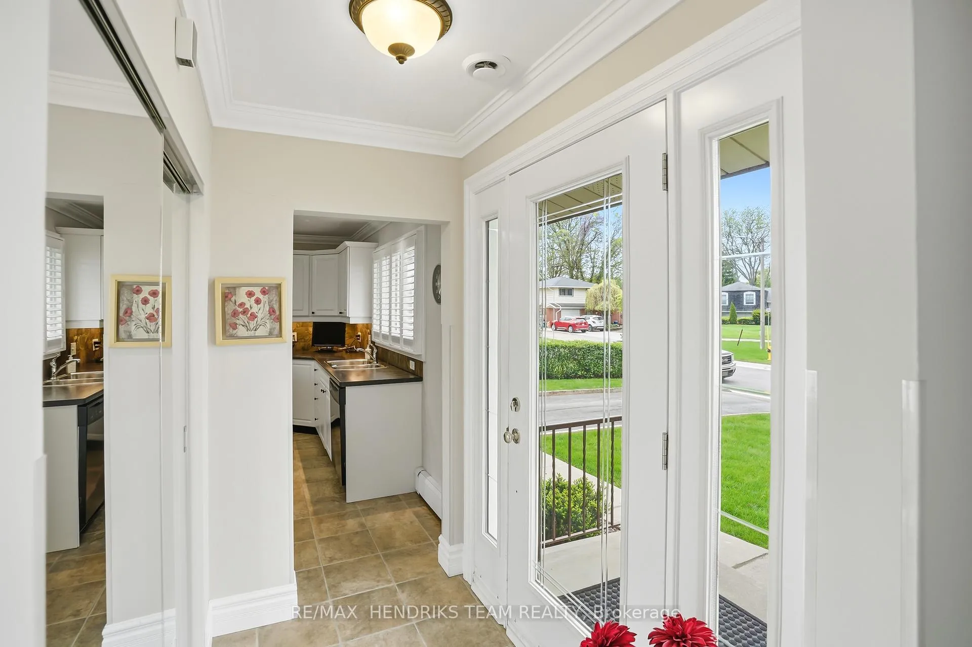 Photo 7 of 17 Jasmin Crescent, St. Catharines, Glendale/Glenridge — HOMEH