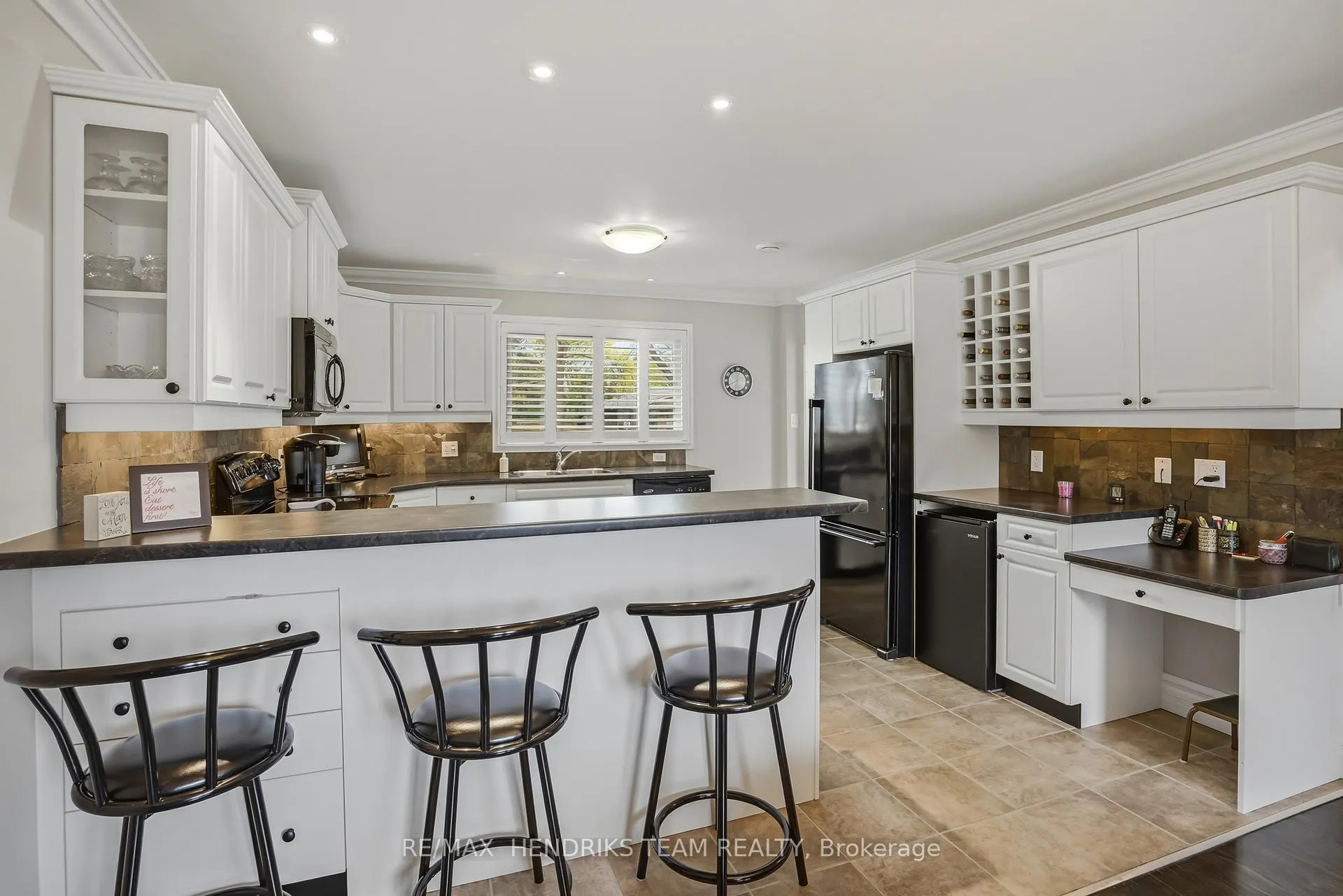 Photo 11 of 17 Jasmin Crescent, St. Catharines, Glendale/Glenridge — HOMEH