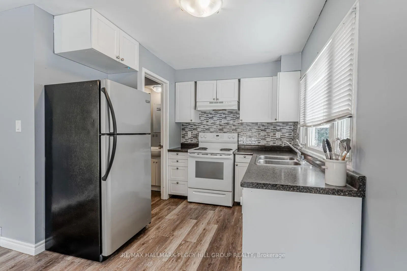 Photo 3 of 126 Robert Street E, Penetanguishene — HOMEH