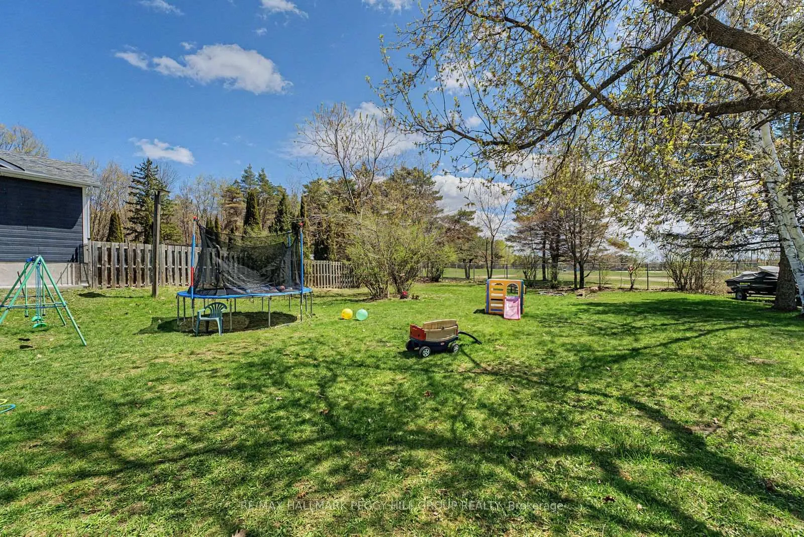 Photo 15 of 126 Robert Street E, Penetanguishene — HOMEH