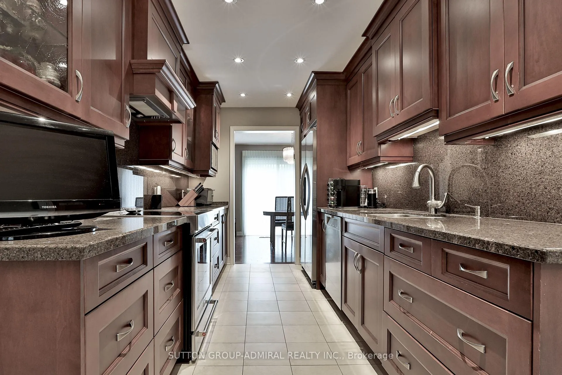 Photo 4 of 135 Heatherton Way, Vaughan, Crestwood-Springfarm-Yorkhill — HOMEH