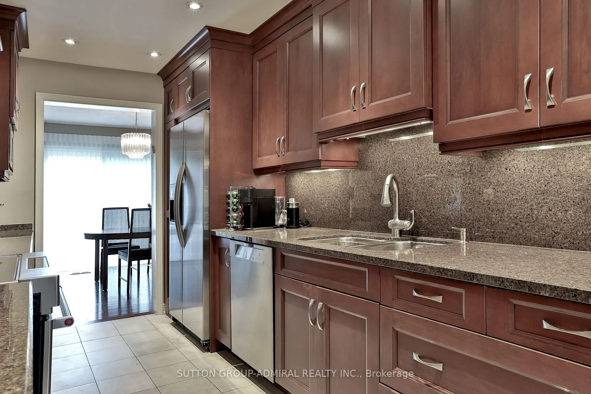 Photo 5 of 135 Heatherton Way, Vaughan, Crestwood-Springfarm-Yorkhill — HOMEH