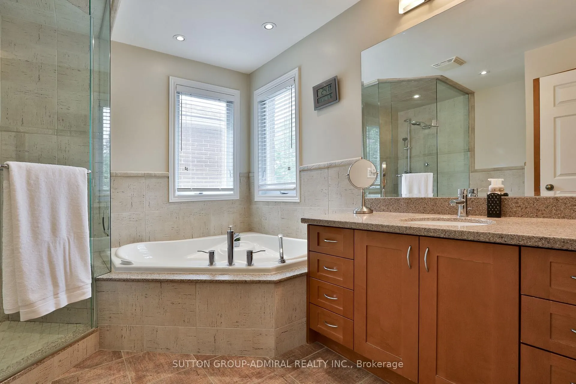Photo 27 of 135 Heatherton Way, Vaughan, Crestwood-Springfarm-Yorkhill — HOMEH