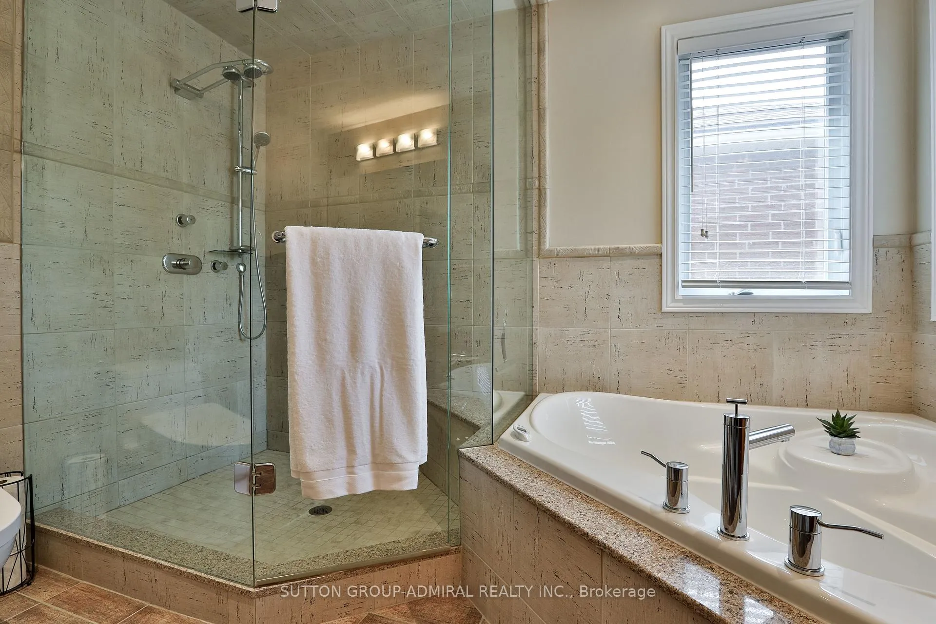 Photo 28 of 135 Heatherton Way, Vaughan, Crestwood-Springfarm-Yorkhill — HOMEH
