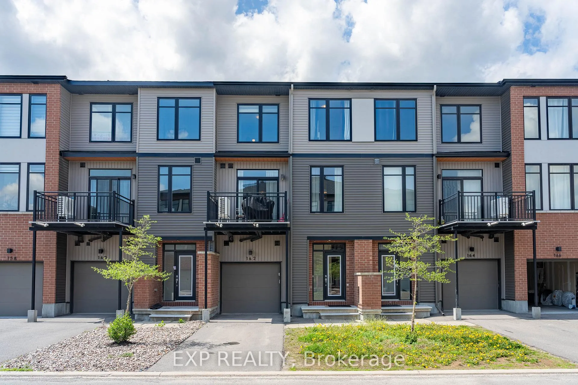 Photo 1 of 162 Visor Private, Ottawa, Kanata - Emerald Meadows/Trailwest — HOMEH