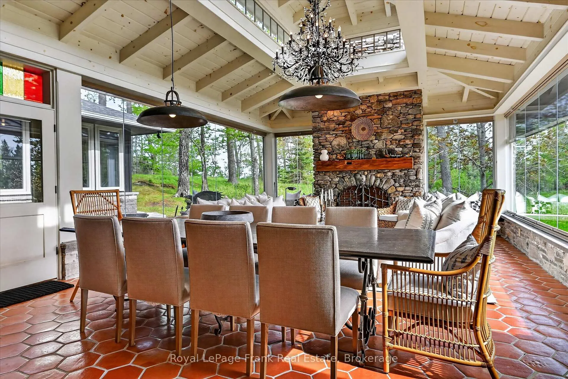 Photo 26 of 38 Napier Crescent, North Kawartha — HOMEH