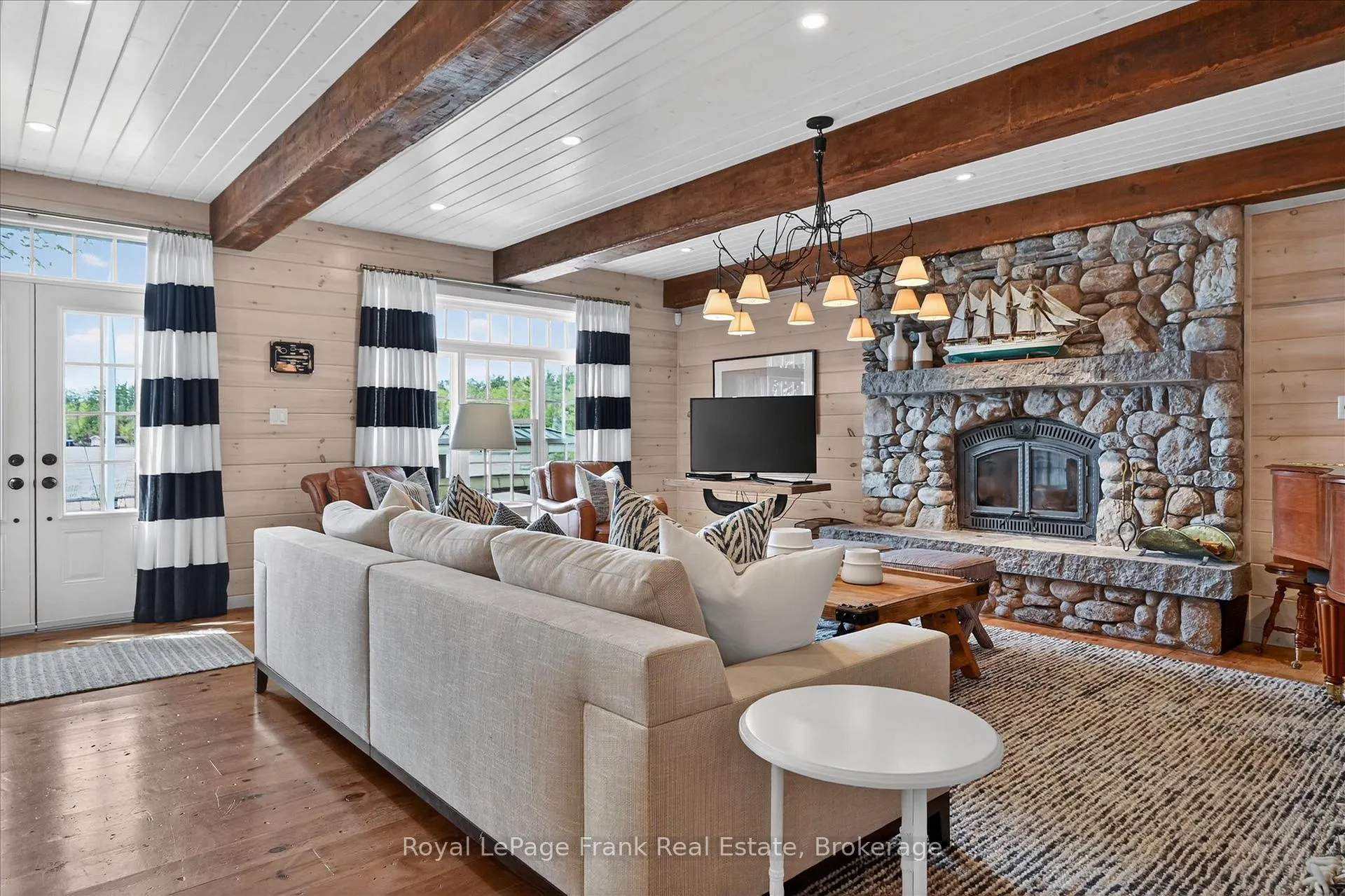 Photo 40 of 38 Napier Crescent, North Kawartha — HOMEH