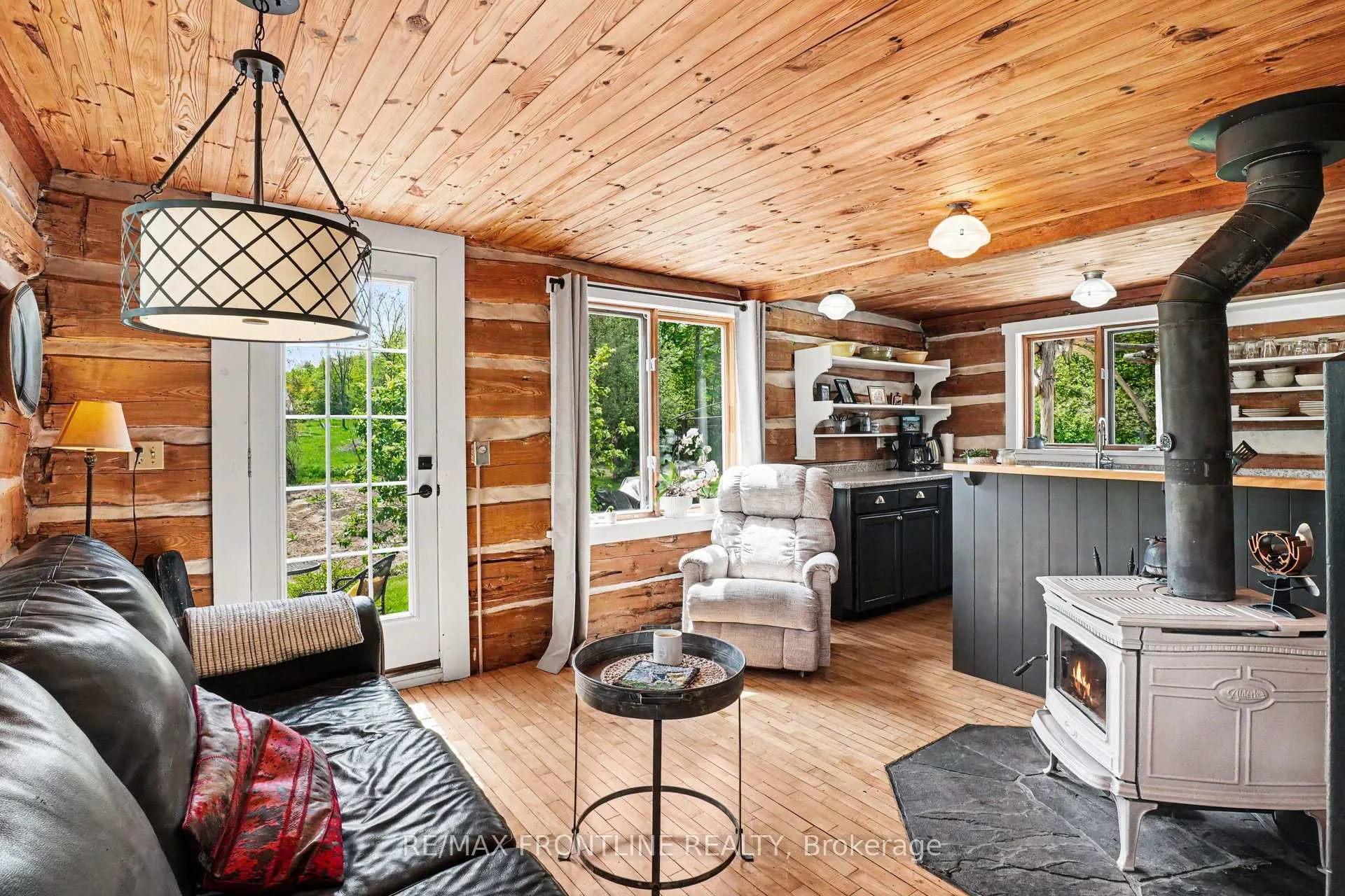 Photo 3 of 2270 Bennett Lake Road, Tay Valley, Bathurst/Burgess & Sherbrooke (Bathurst) Twp — HOMEH