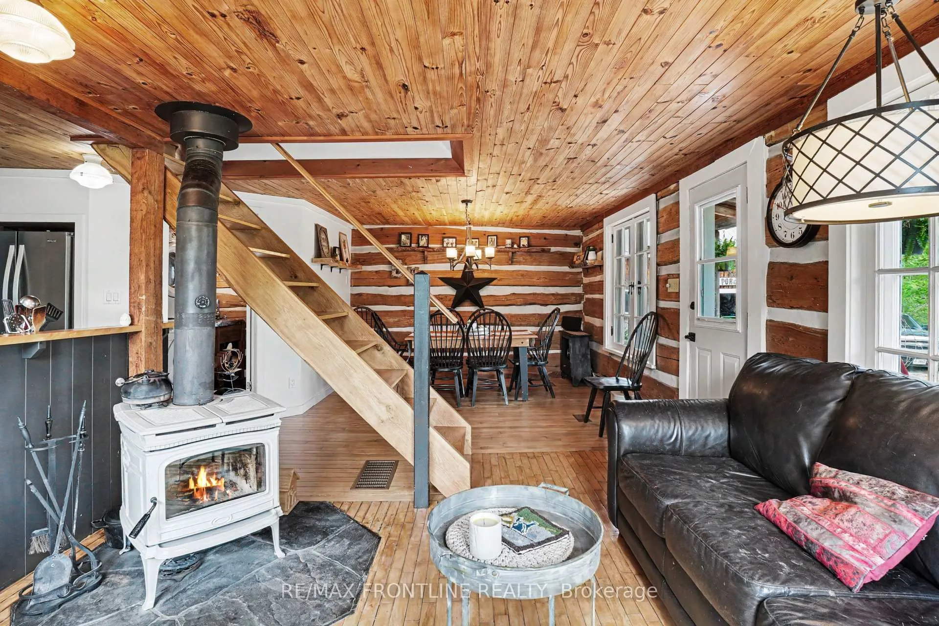Photo 4 of 2270 Bennett Lake Road, Tay Valley, Bathurst/Burgess & Sherbrooke (Bathurst) Twp — HOMEH