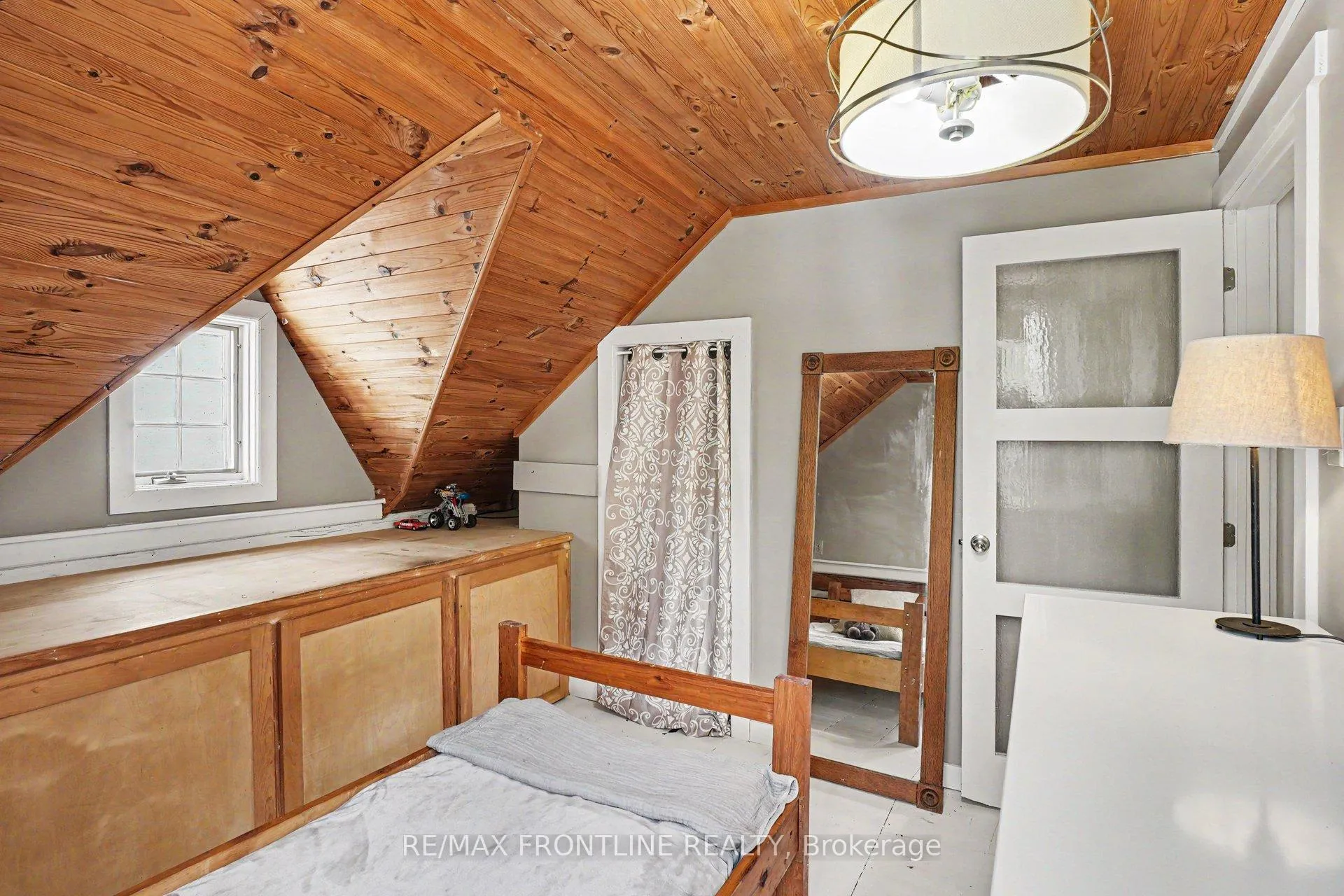 Photo 23 of 2270 Bennett Lake Road, Tay Valley, Bathurst/Burgess & Sherbrooke (Bathurst) Twp — HOMEH