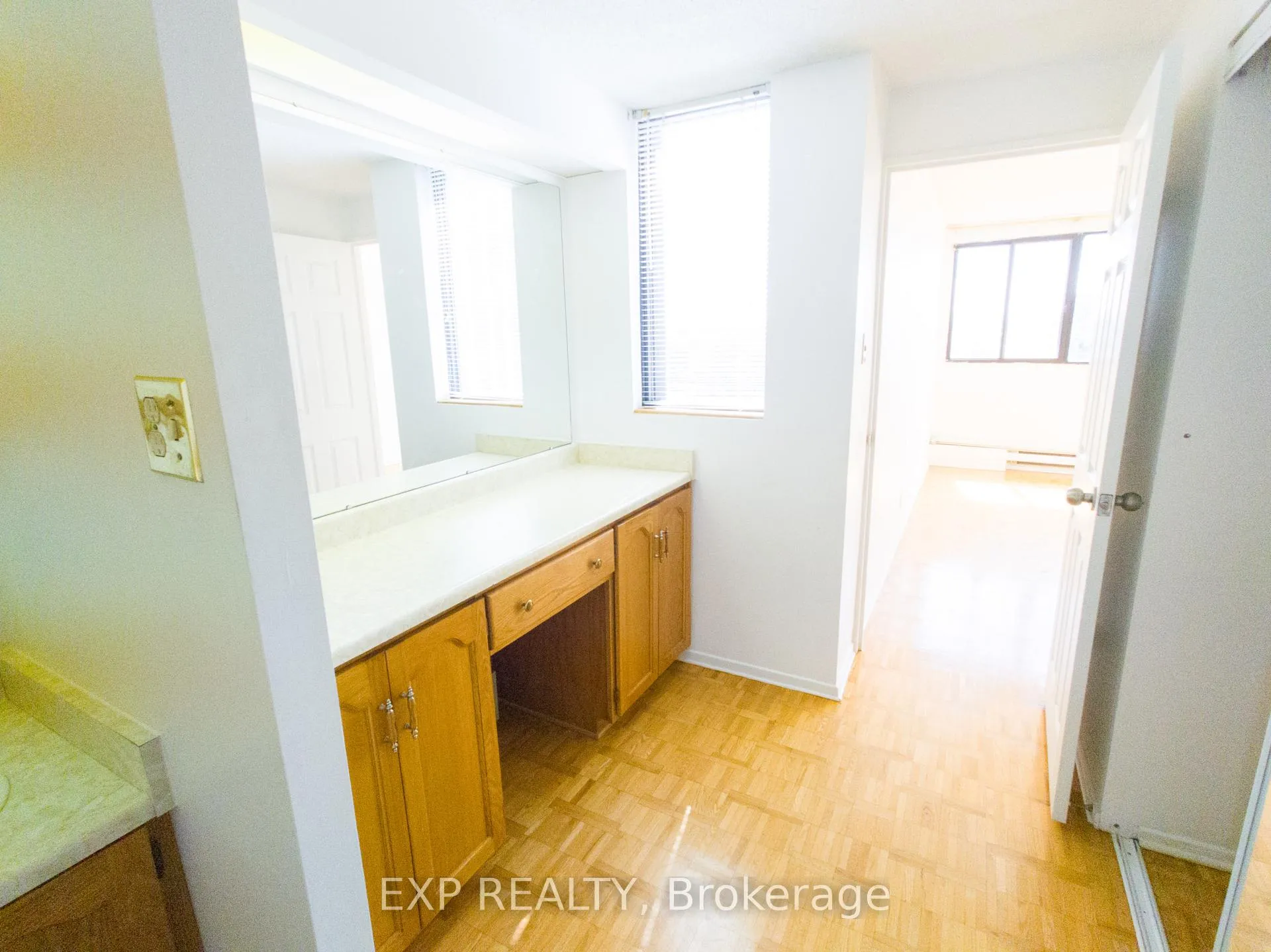 Photo 10 of Unit 807, 1285 Cahill Drive, Ottawa, South Keys — HOMEH