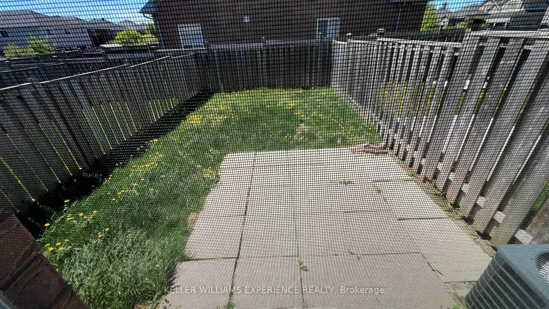 Photo 9 of 76 Commonwealth Road, Barrie, Innis-Shore — HOMEH