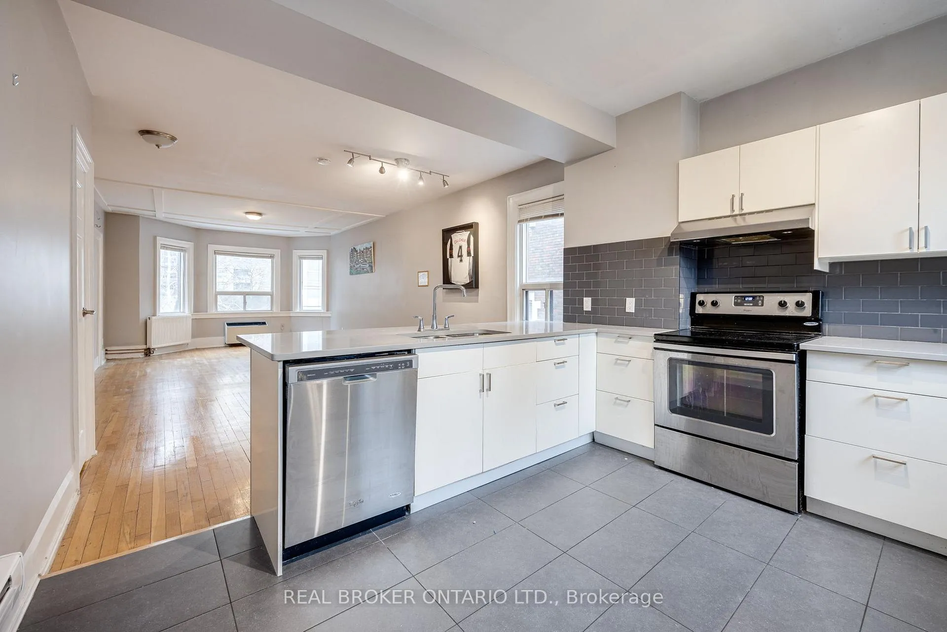 Photo 7 of Unit Upper, 77 Isabella Street, Toronto, Church-Yonge Corridor — HOMEH