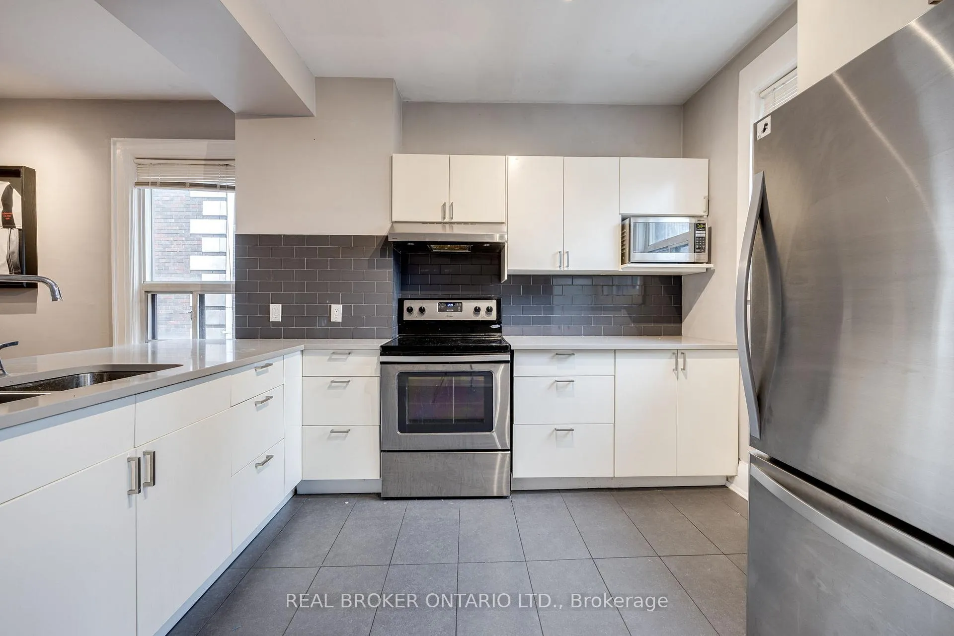 Photo 10 of Unit Upper, 77 Isabella Street, Toronto, Church-Yonge Corridor — HOMEH