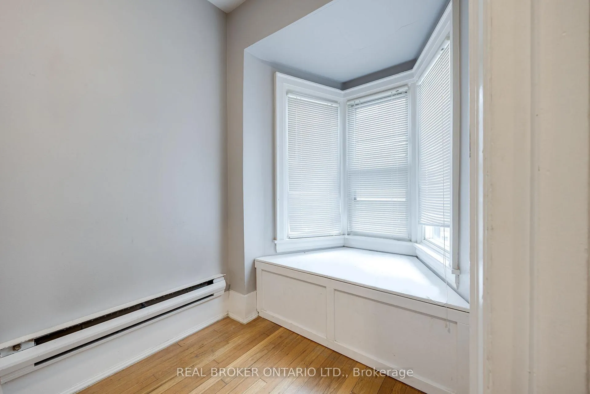 Photo 12 of Unit Upper, 77 Isabella Street, Toronto, Church-Yonge Corridor — HOMEH