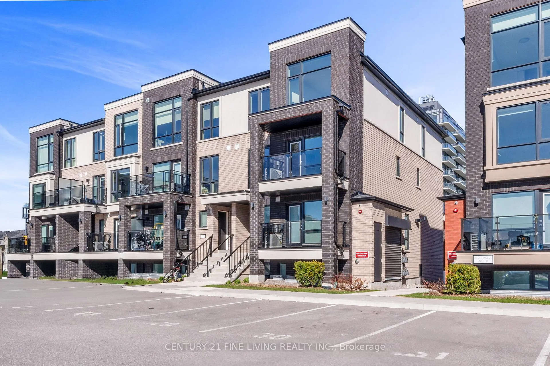 Photo 3 of Unit 17, 185 Veterans Drive, Brampton, Northwest Brampton — HOMEH