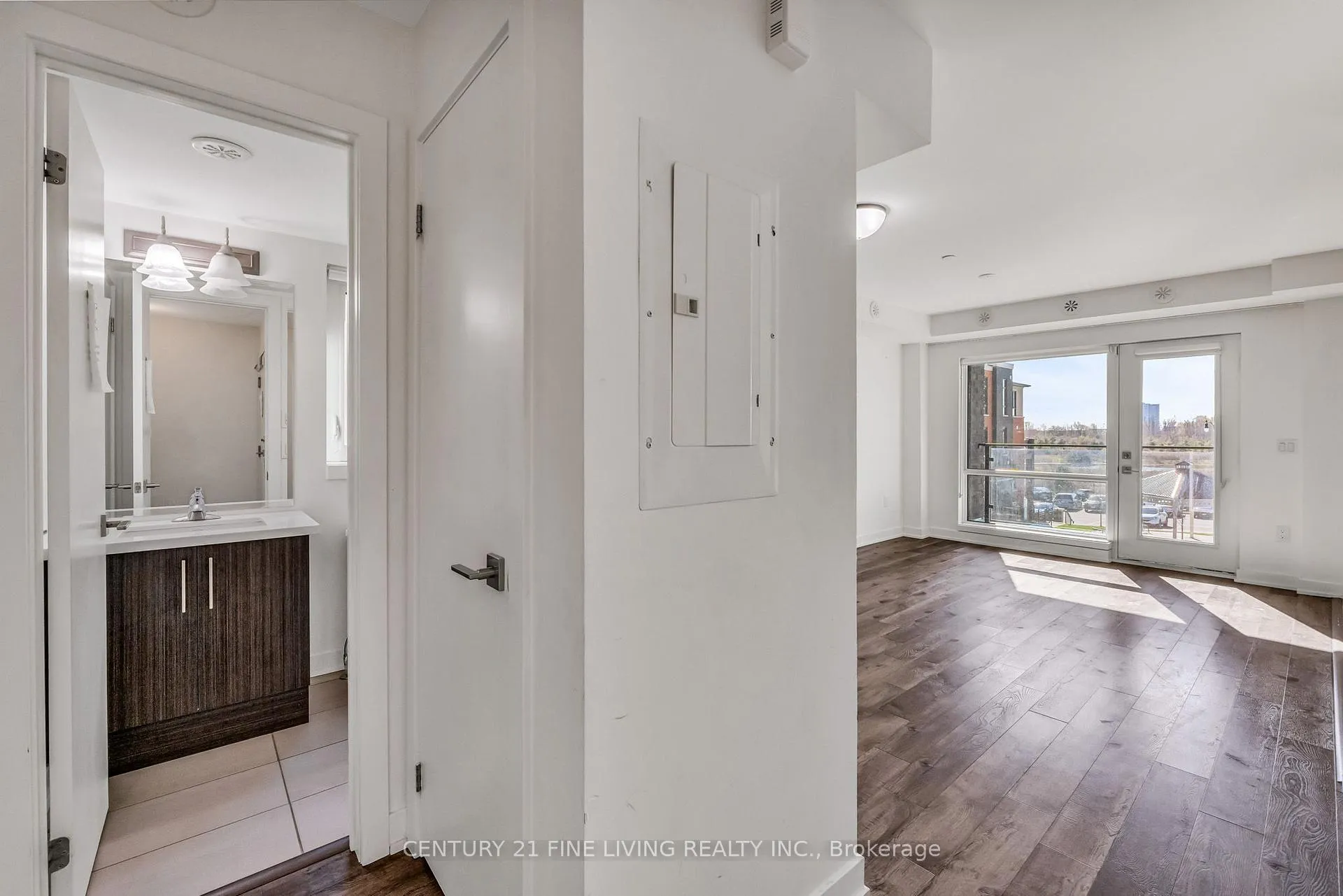 Photo 4 of Unit 17, 185 Veterans Drive, Brampton, Northwest Brampton — HOMEH