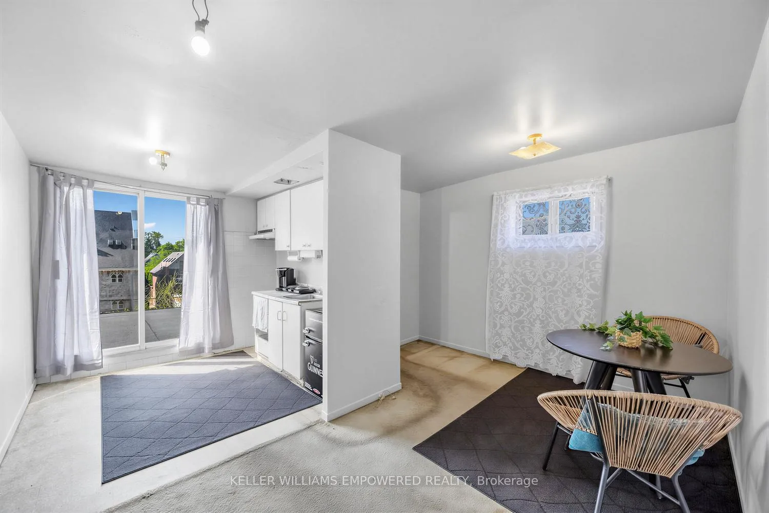 Photo 3 of 139 Howard Park Avenue, Toronto, High Park-Swansea — HOMEH