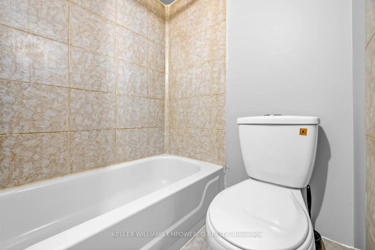 Photo 4 of 139 Howard Park Avenue, Toronto, High Park-Swansea — HOMEH