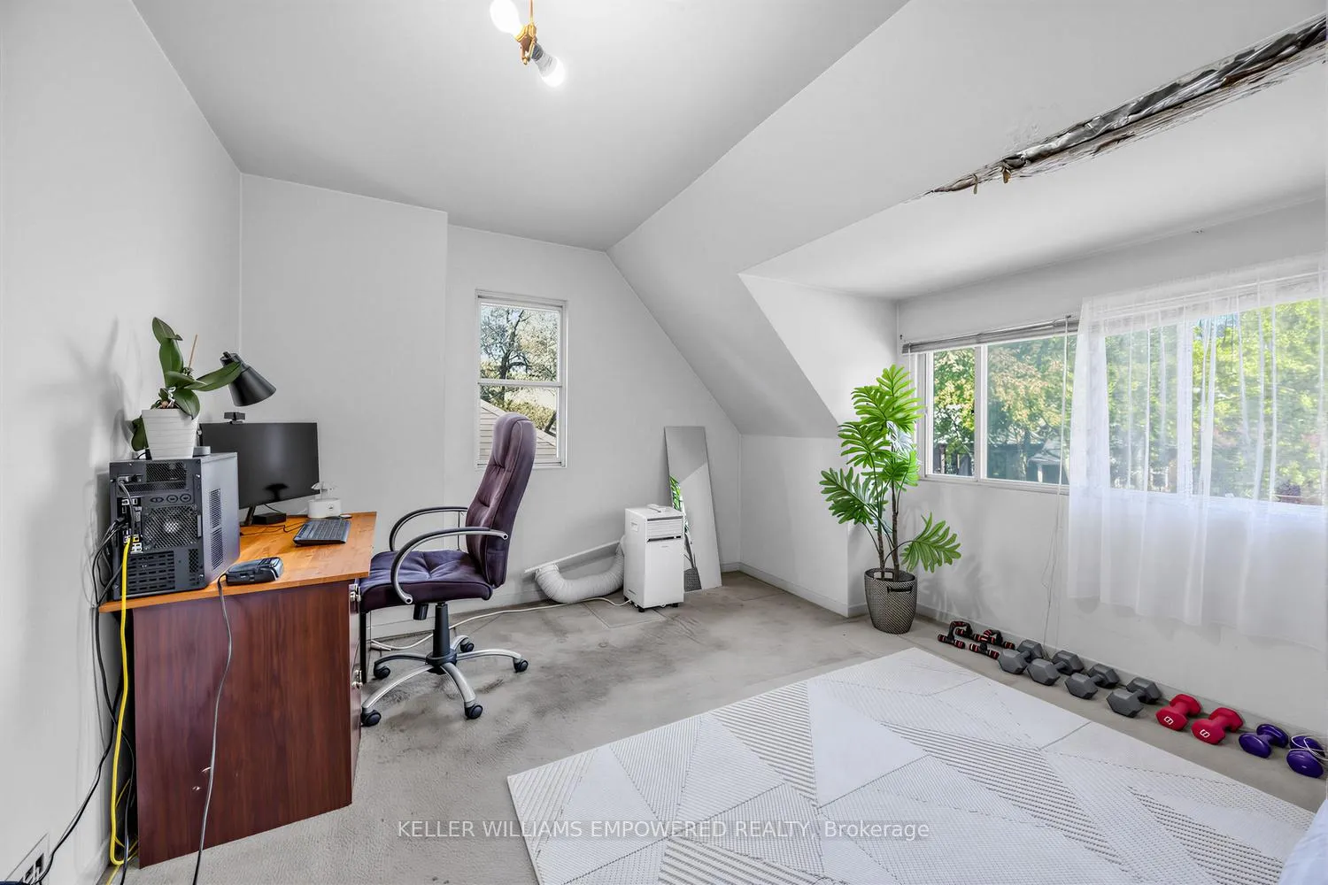 Photo 6 of 139 Howard Park Avenue, Toronto, High Park-Swansea — HOMEH