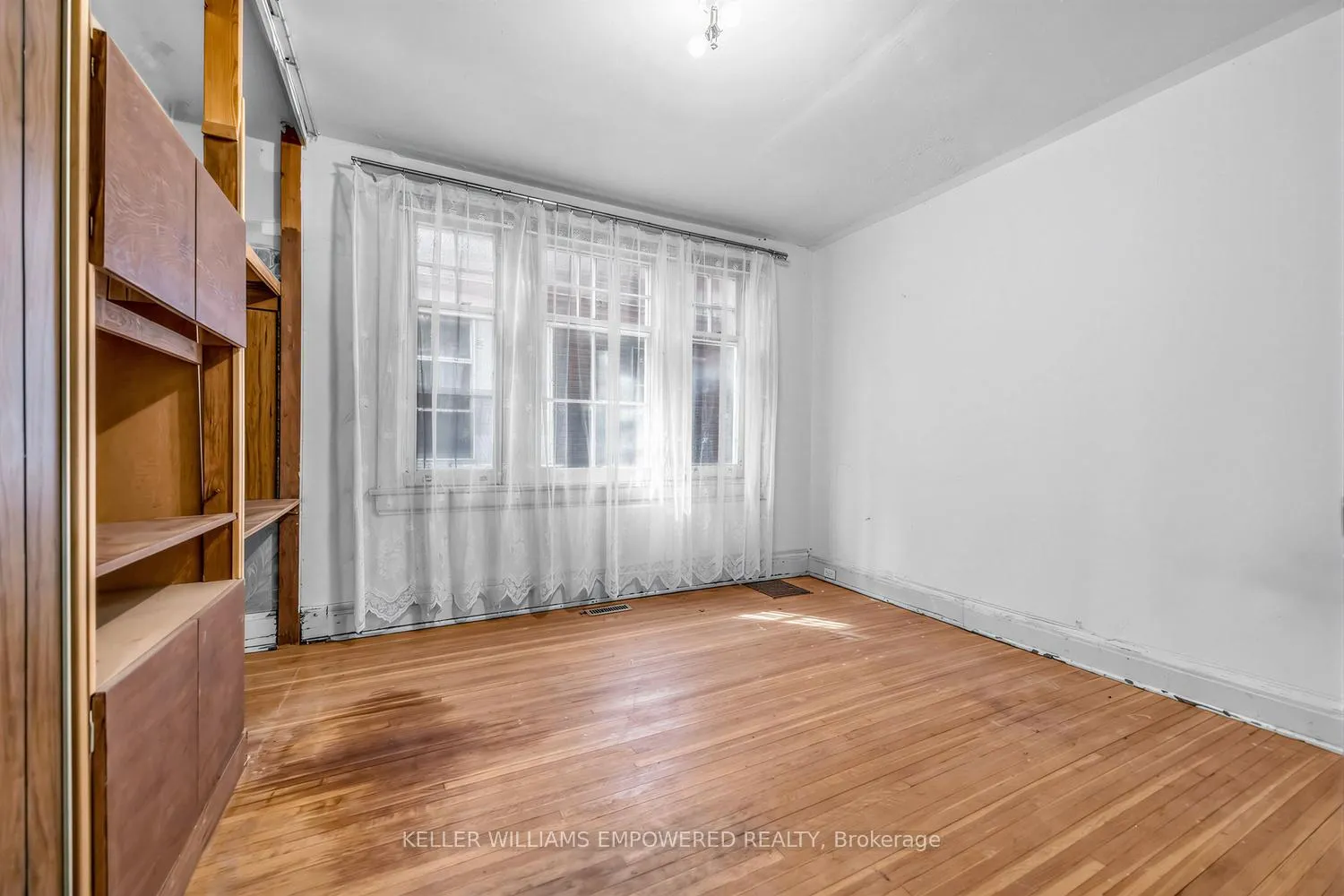 Photo 12 of 139 Howard Park Avenue, Toronto, High Park-Swansea — HOMEH