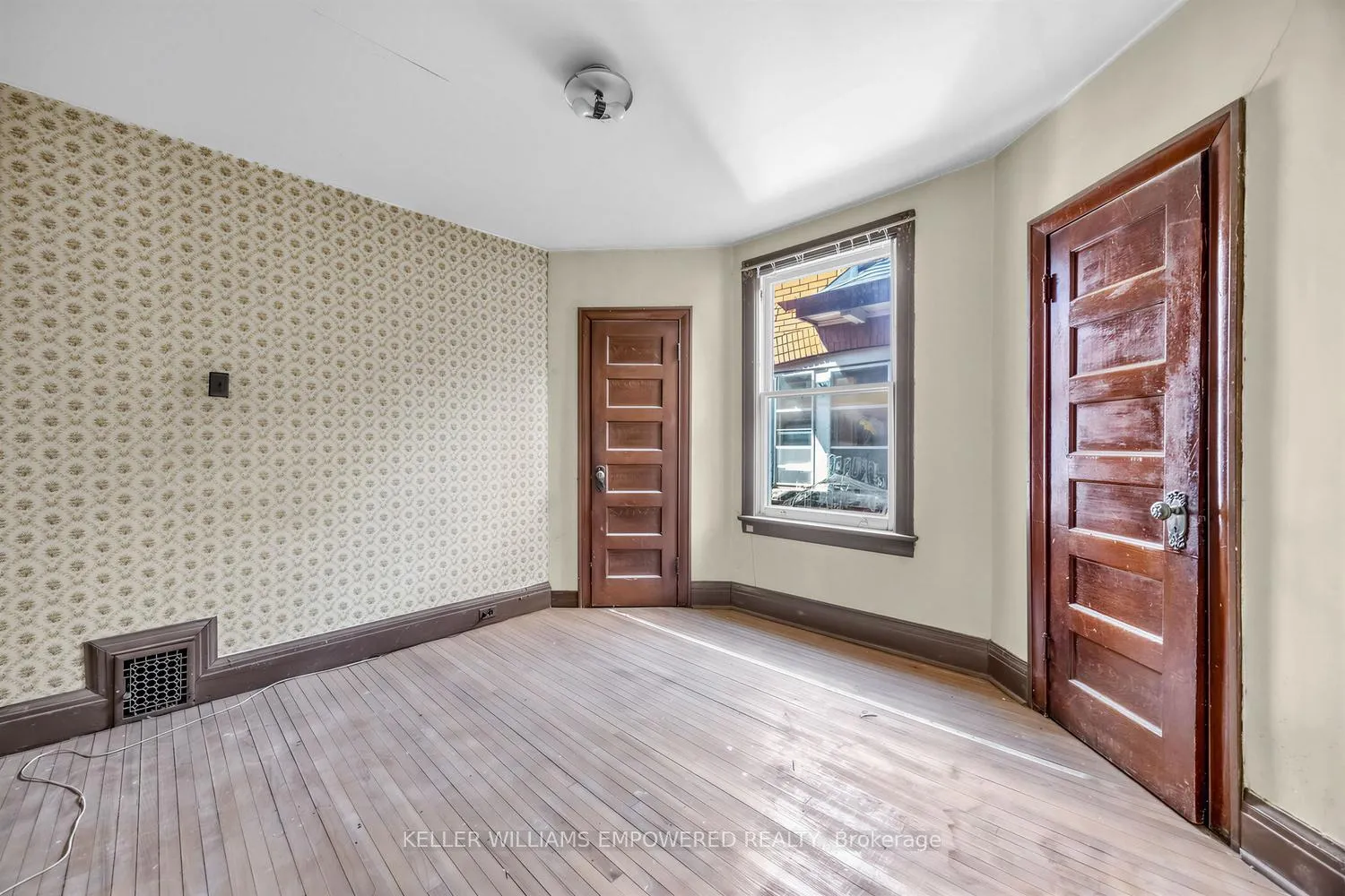 Photo 20 of 139 Howard Park Avenue, Toronto, High Park-Swansea — HOMEH