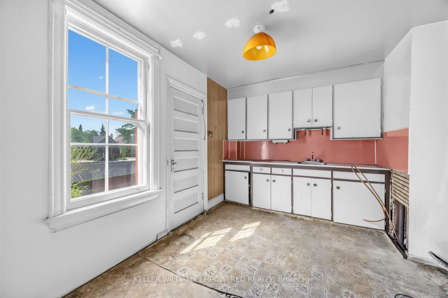 Photo 21 of 139 Howard Park Avenue, Toronto, High Park-Swansea — HOMEH