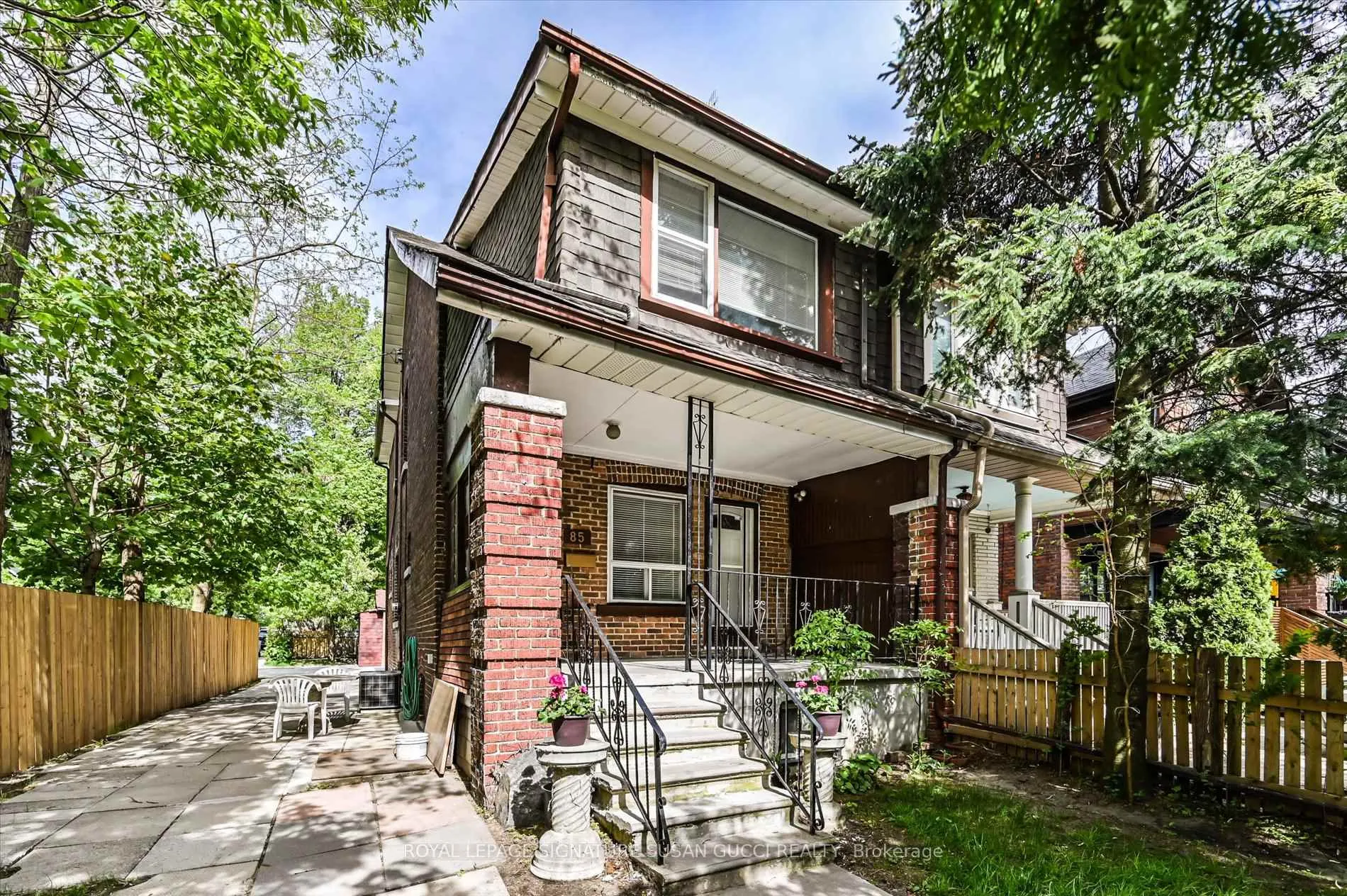 Photo 2 of 85 Linsmore Crescent, Toronto, Danforth Village-East York — HOMEH