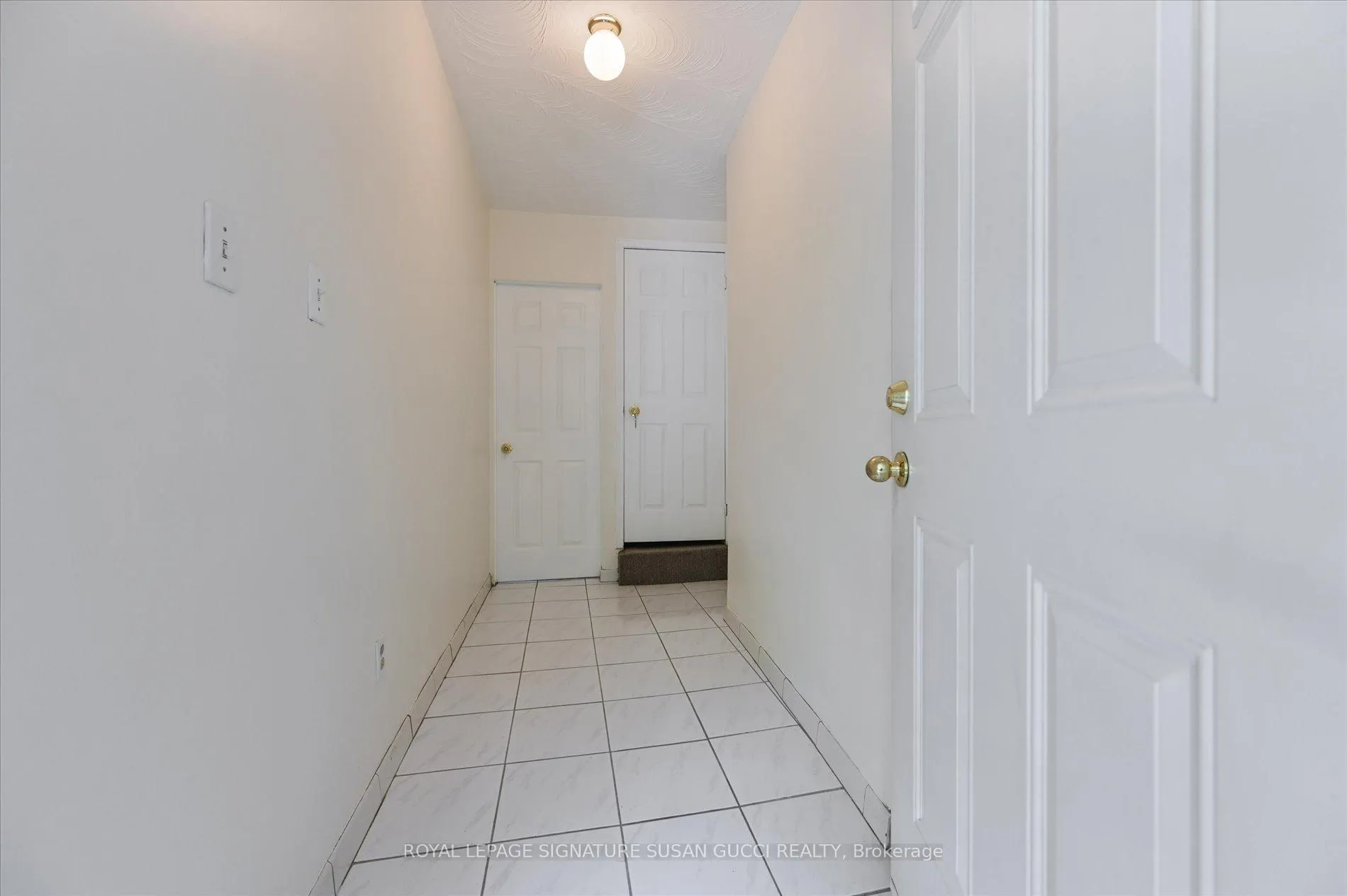 Photo 4 of 85 Linsmore Crescent, Toronto, Danforth Village-East York — HOMEH